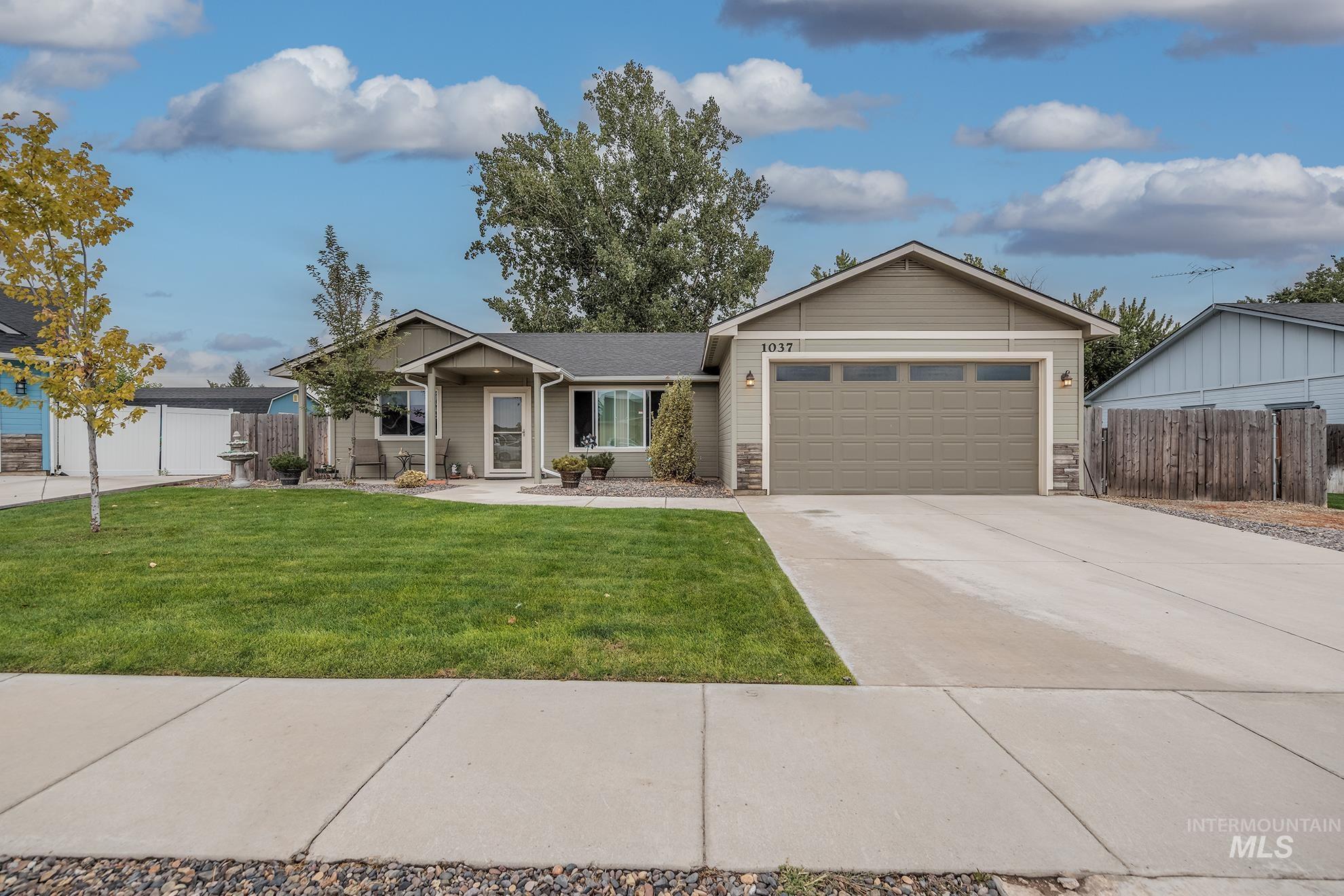 1037 W Butterfield, Weiser, Idaho 83672, 3 Bedrooms, 2 Bathrooms, Residential For Sale, Price $338,000, 98999843