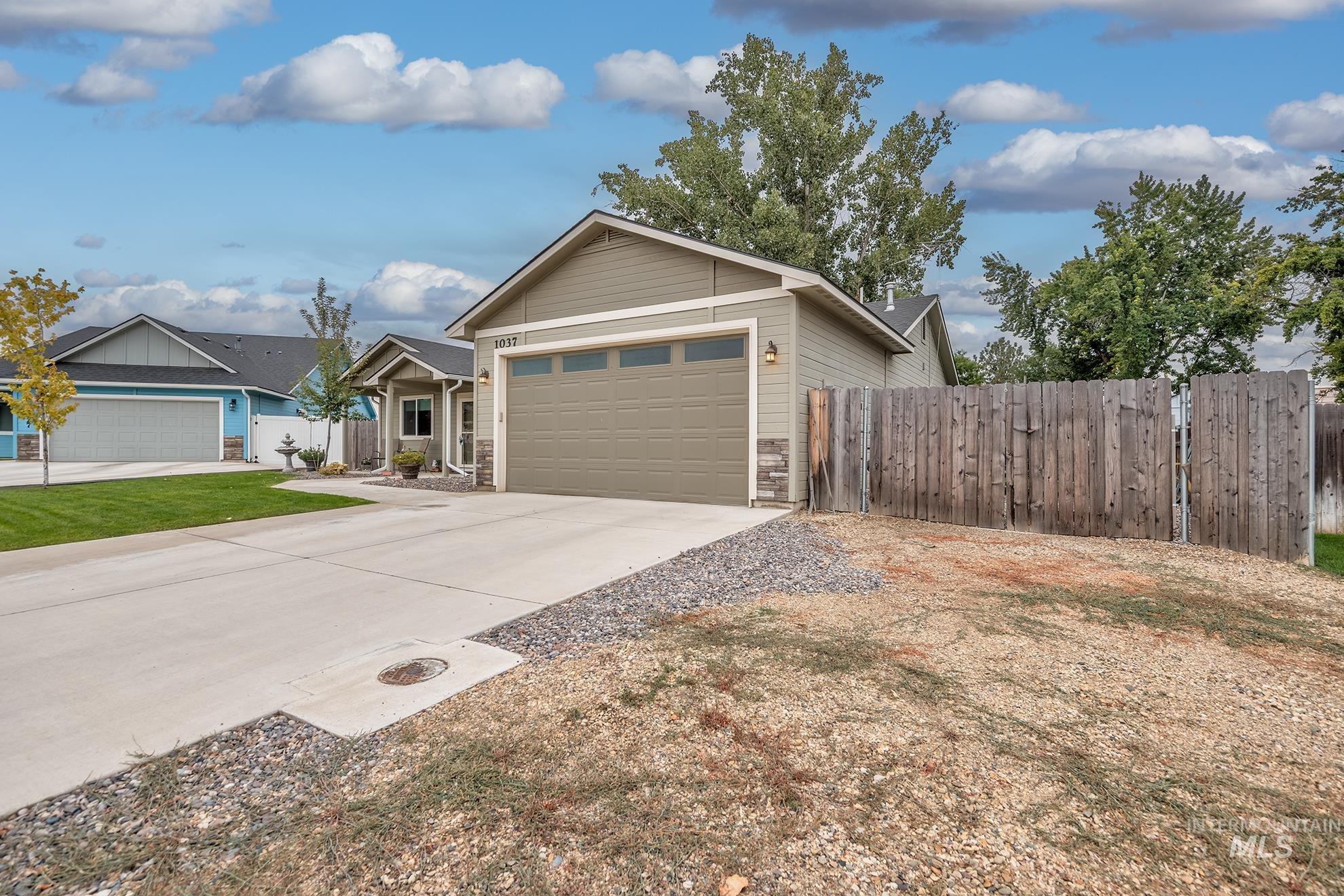 1037 W Butterfield, Weiser, Idaho 83672, 3 Bedrooms, 2 Bathrooms, Residential For Sale, Price $338,000, 98999843