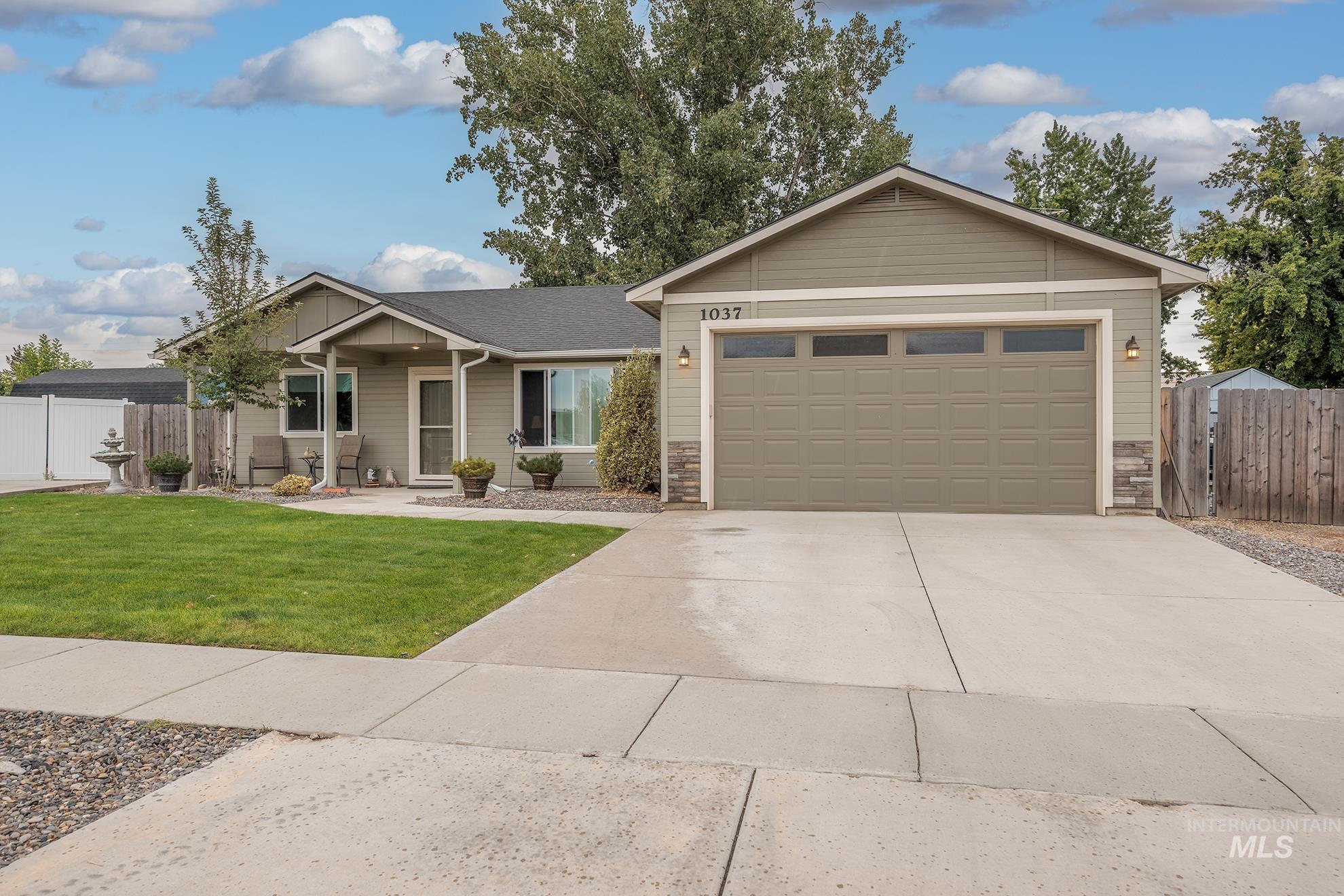 1037 W Butterfield, Weiser, Idaho 83672, 3 Bedrooms, 2 Bathrooms, Residential For Sale, Price $338,000, 98999843
