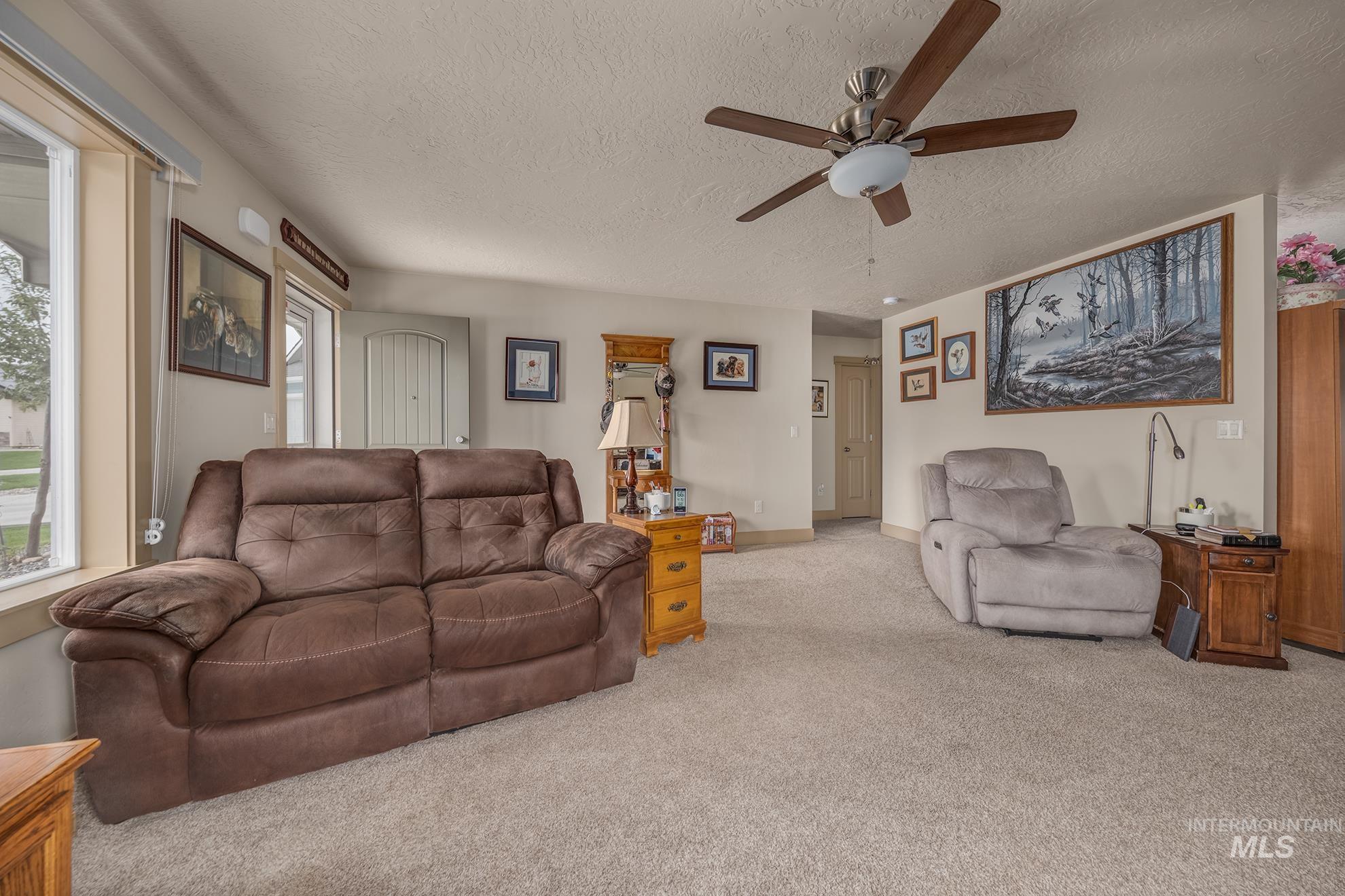 1037 W Butterfield, Weiser, Idaho 83672, 3 Bedrooms, 2 Bathrooms, Residential For Sale, Price $338,000, 98999843
