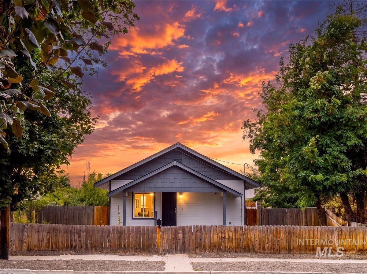 315 N Boise Ave, Emmett, Idaho 83617, 3 Bedrooms, 2 Bathrooms, Residential For Sale, Price $339,990, 98999854