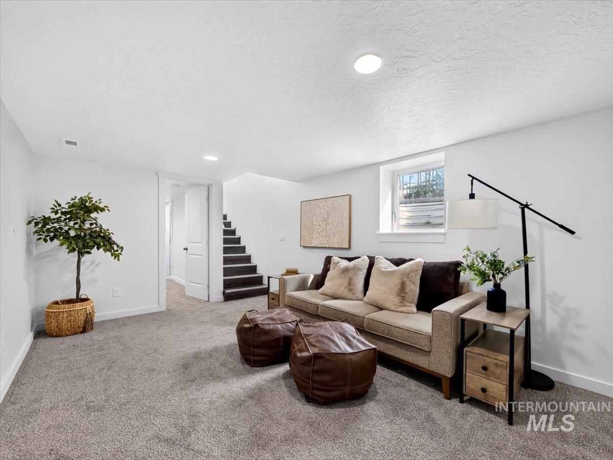 315 N Boise Ave, Emmett, Idaho 83617, 3 Bedrooms, 2 Bathrooms, Residential For Sale, Price $339,990, 98999854
