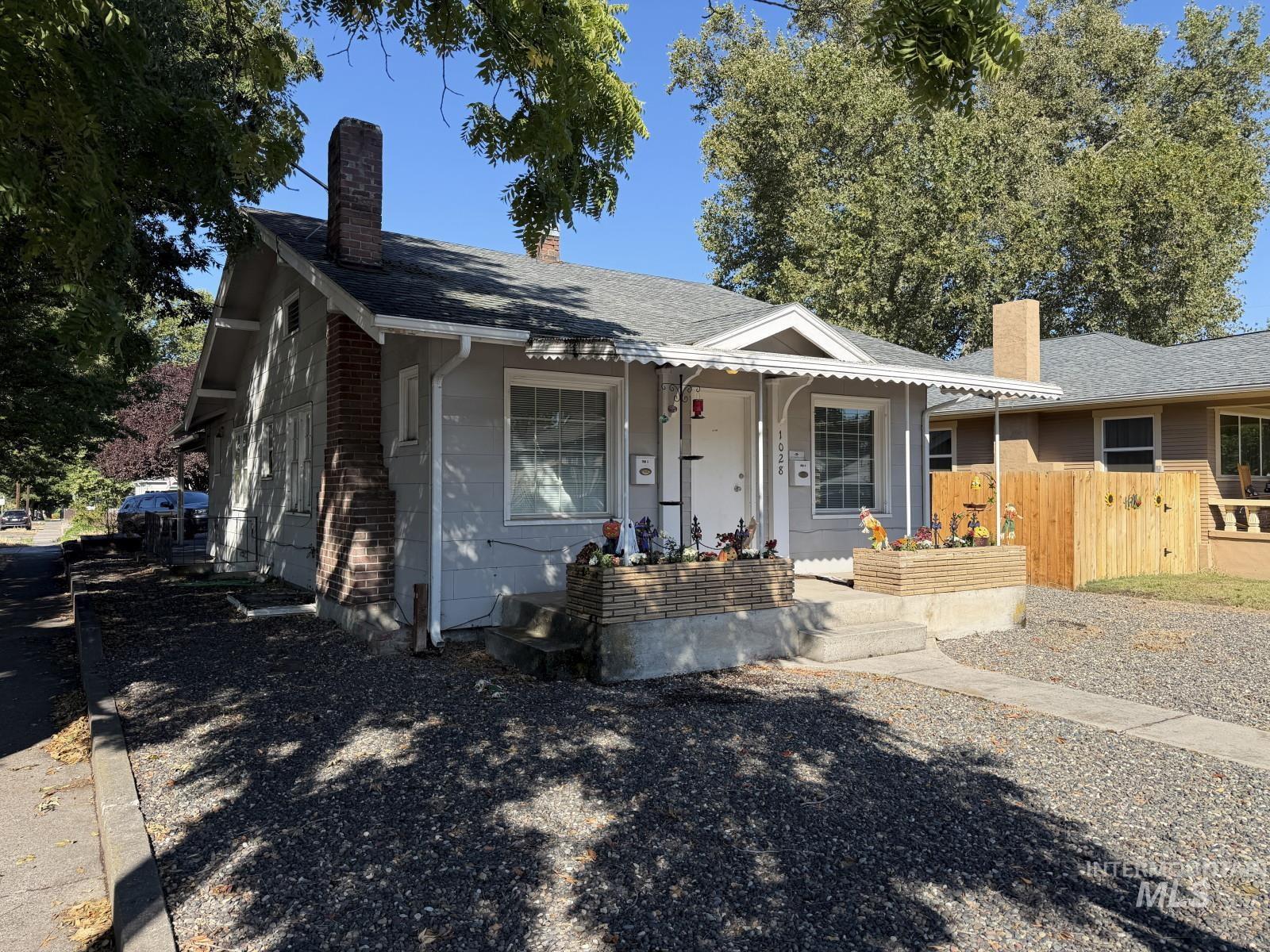 1028 8th Street, Lewiston, Idaho 83501, 2 Bedrooms, 1 Bathroom, Residential Income For Sale, Price $319,900, 98999856