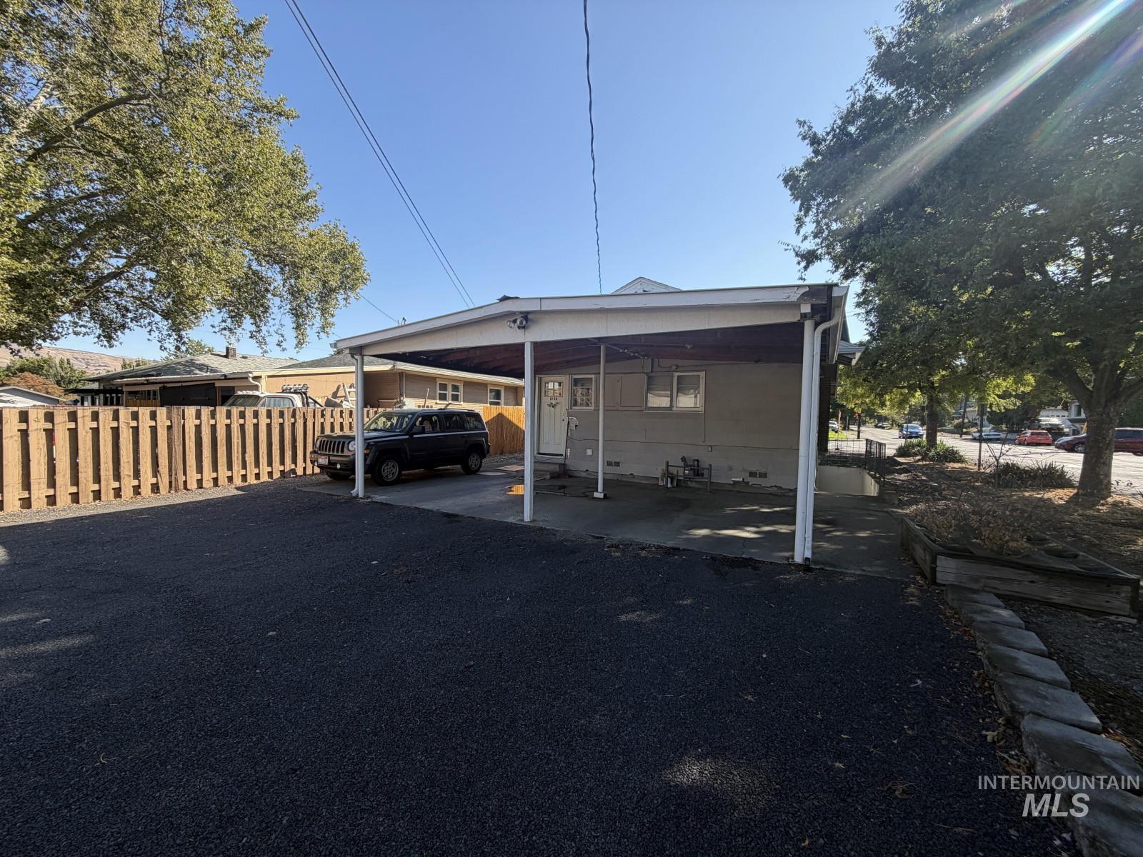 1028 8th Street, Lewiston, Idaho 83501, 2 Bedrooms, 1 Bathroom, Residential Income For Sale, Price $319,900, 98999856