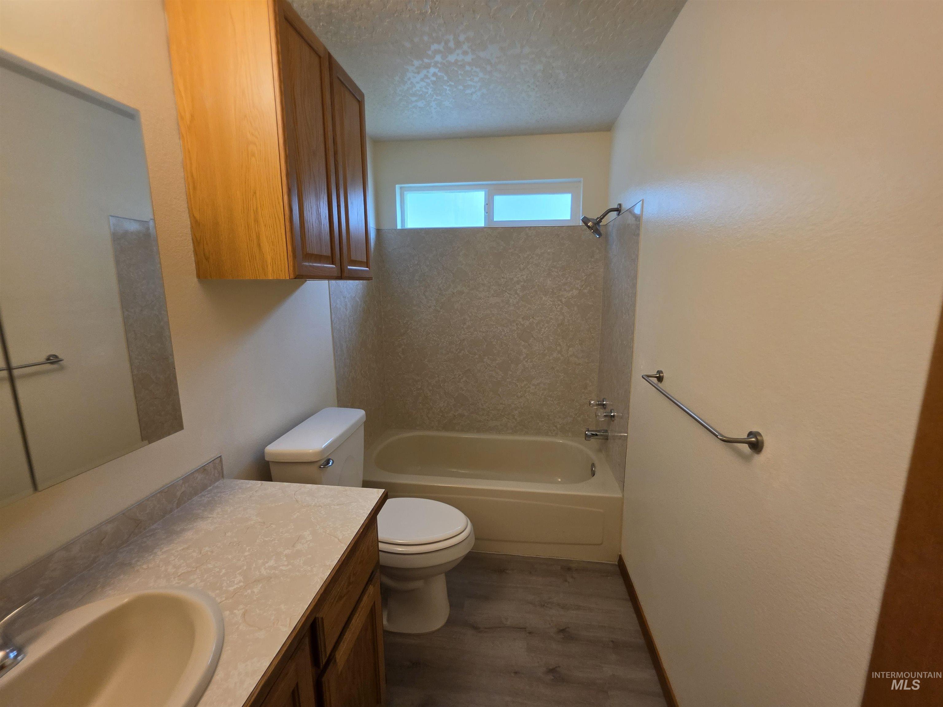 206 S Valley Dr., Nampa, Idaho 83686, 2 Bedrooms, 2 Bathrooms, Residential For Sale, Price $349,900,MLS 98999857