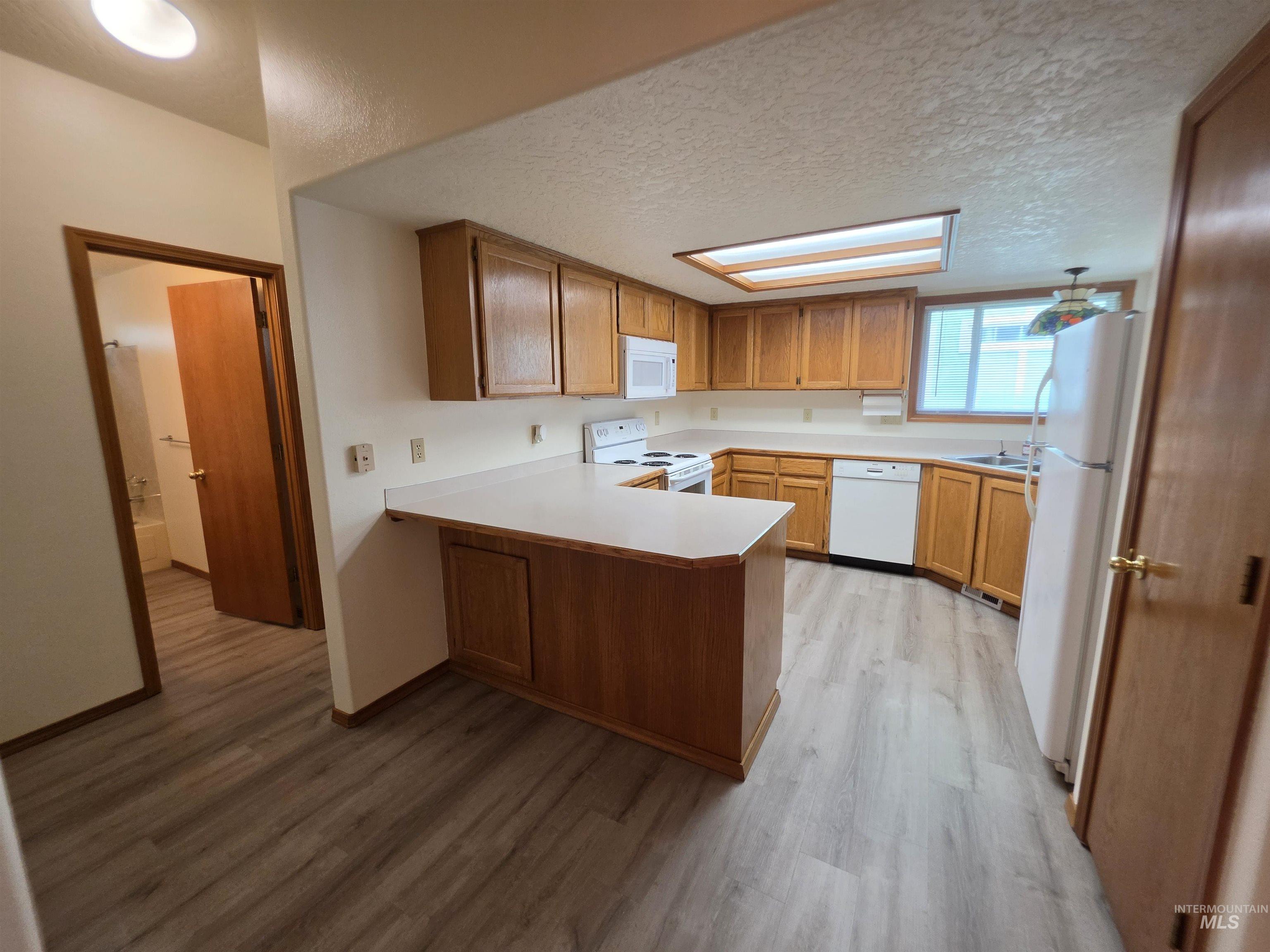 206 S Valley Dr., Nampa, Idaho 83686, 2 Bedrooms, 2 Bathrooms, Residential For Sale, Price $349,900,MLS 98999857