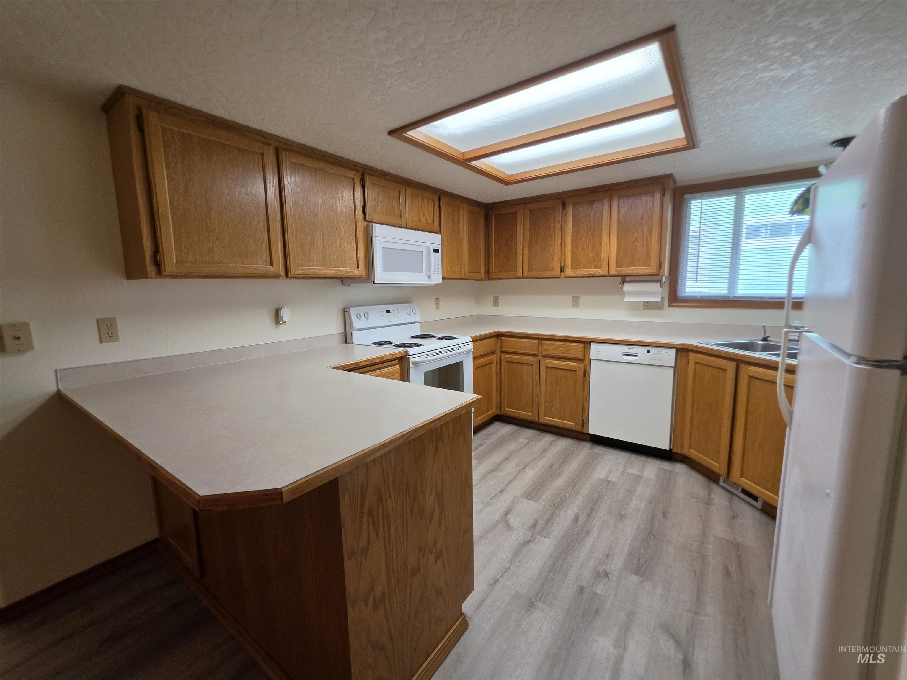 206 S Valley Dr., Nampa, Idaho 83686, 2 Bedrooms, 2 Bathrooms, Residential For Sale, Price $349,900,MLS 98999857