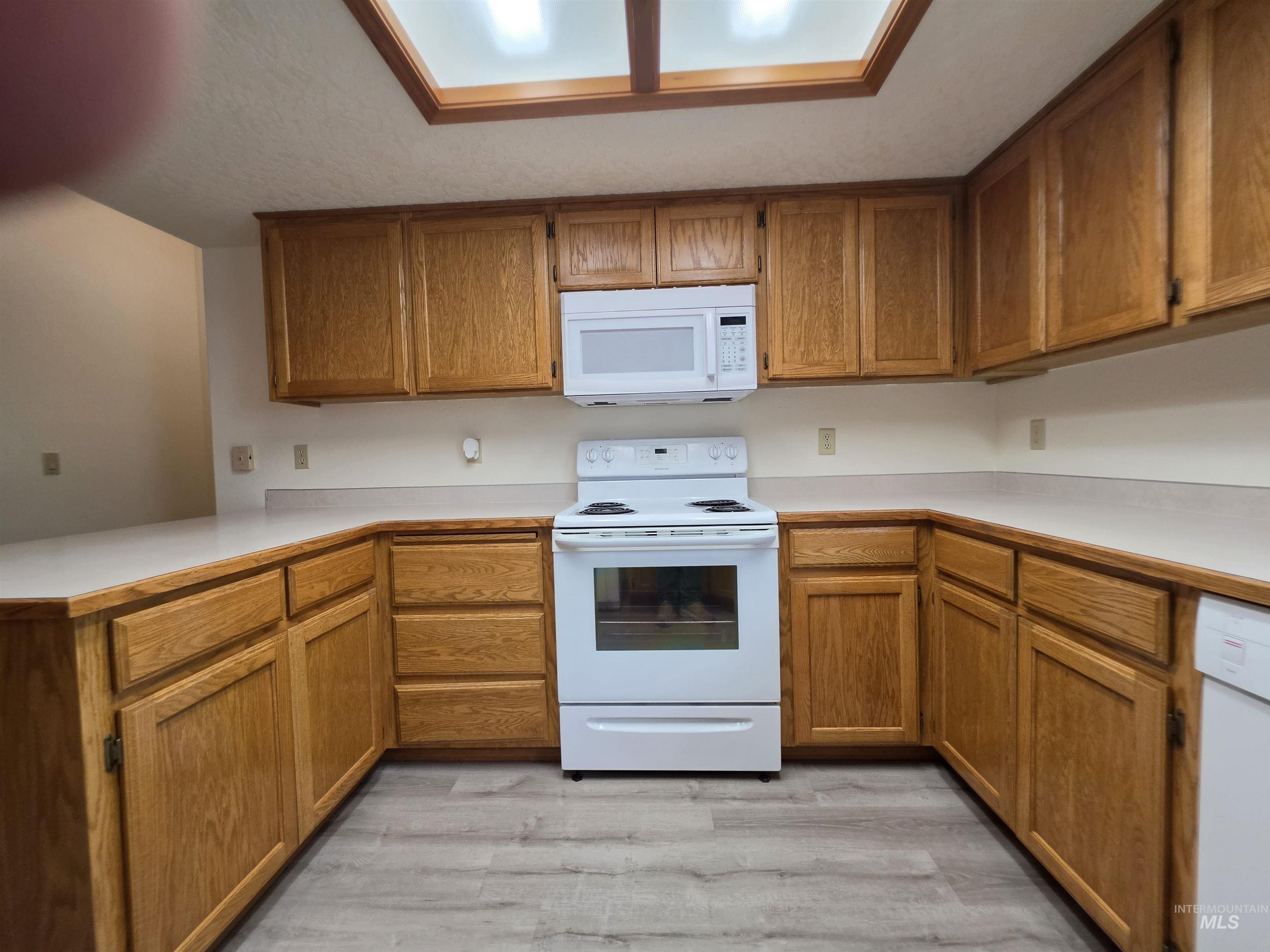 206 S Valley Dr., Nampa, Idaho 83686, 2 Bedrooms, 2 Bathrooms, Residential For Sale, Price $349,900,MLS 98999857