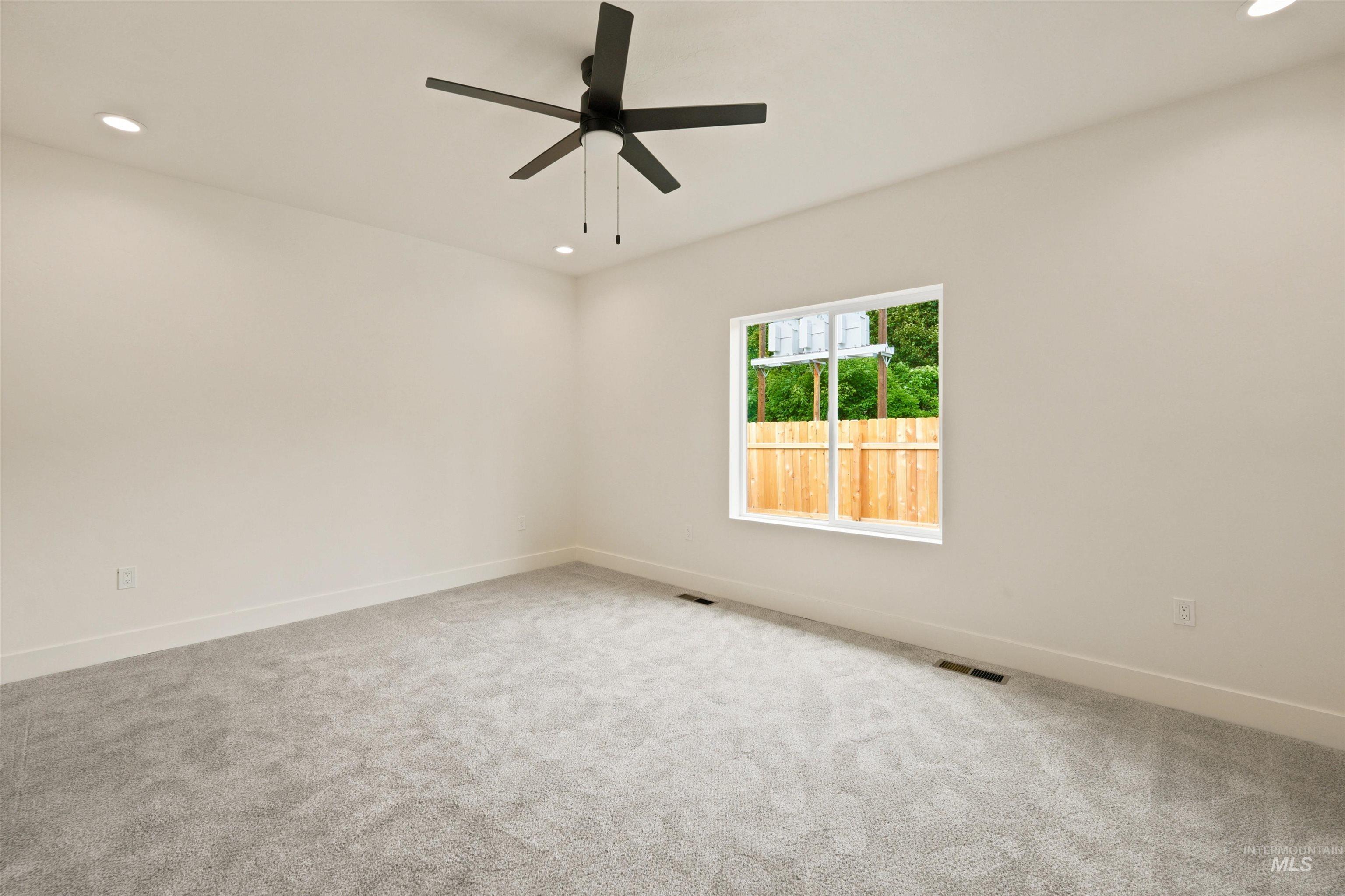 3683 S Kingsland Way, Boise, Idaho 83716, 3 Bedrooms, 2 Bathrooms, Residential For Sale, Price $614,400,MLS 98999863