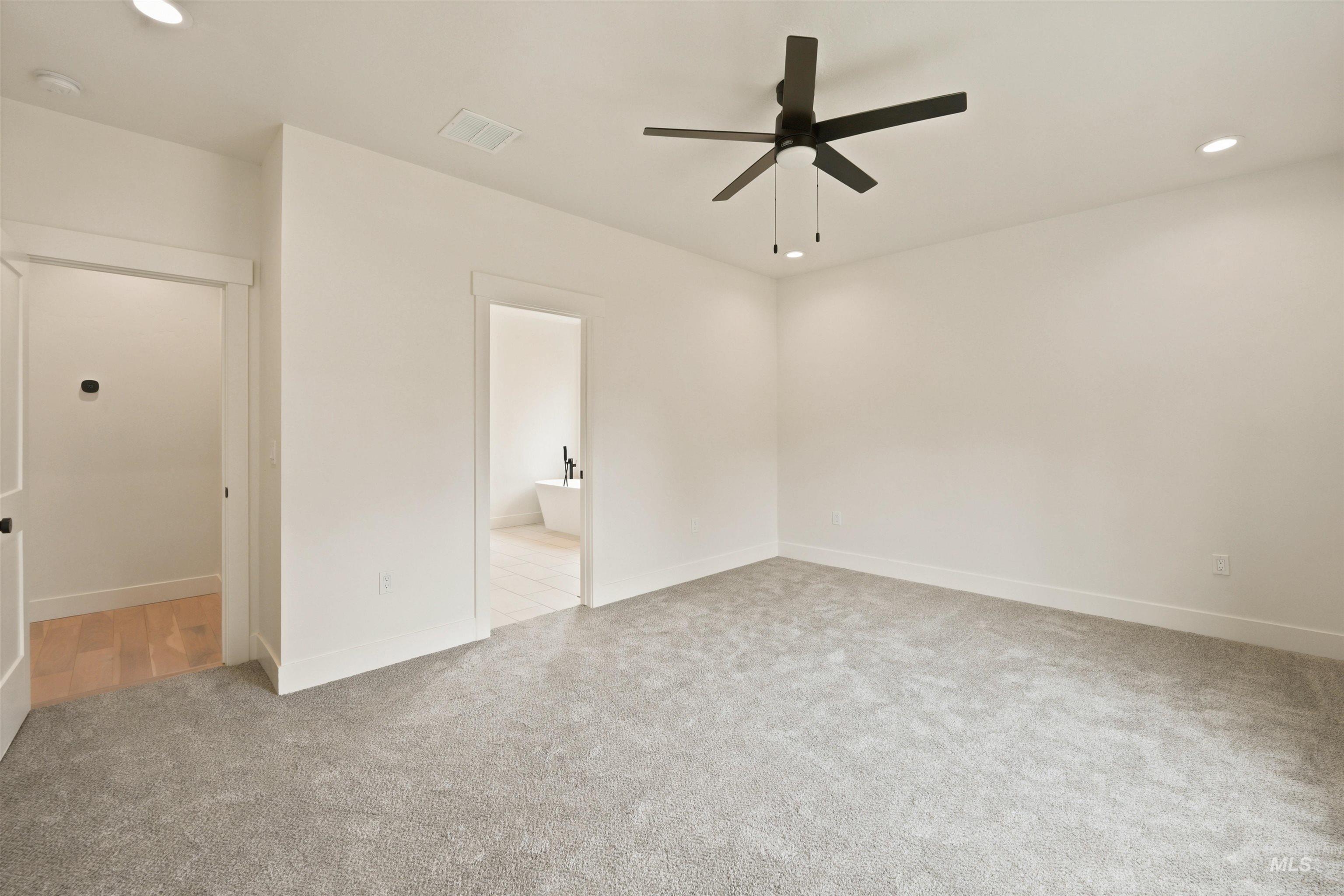 3683 S Kingsland Way, Boise, Idaho 83716, 3 Bedrooms, 2 Bathrooms, Residential For Sale, Price $614,400,MLS 98999863