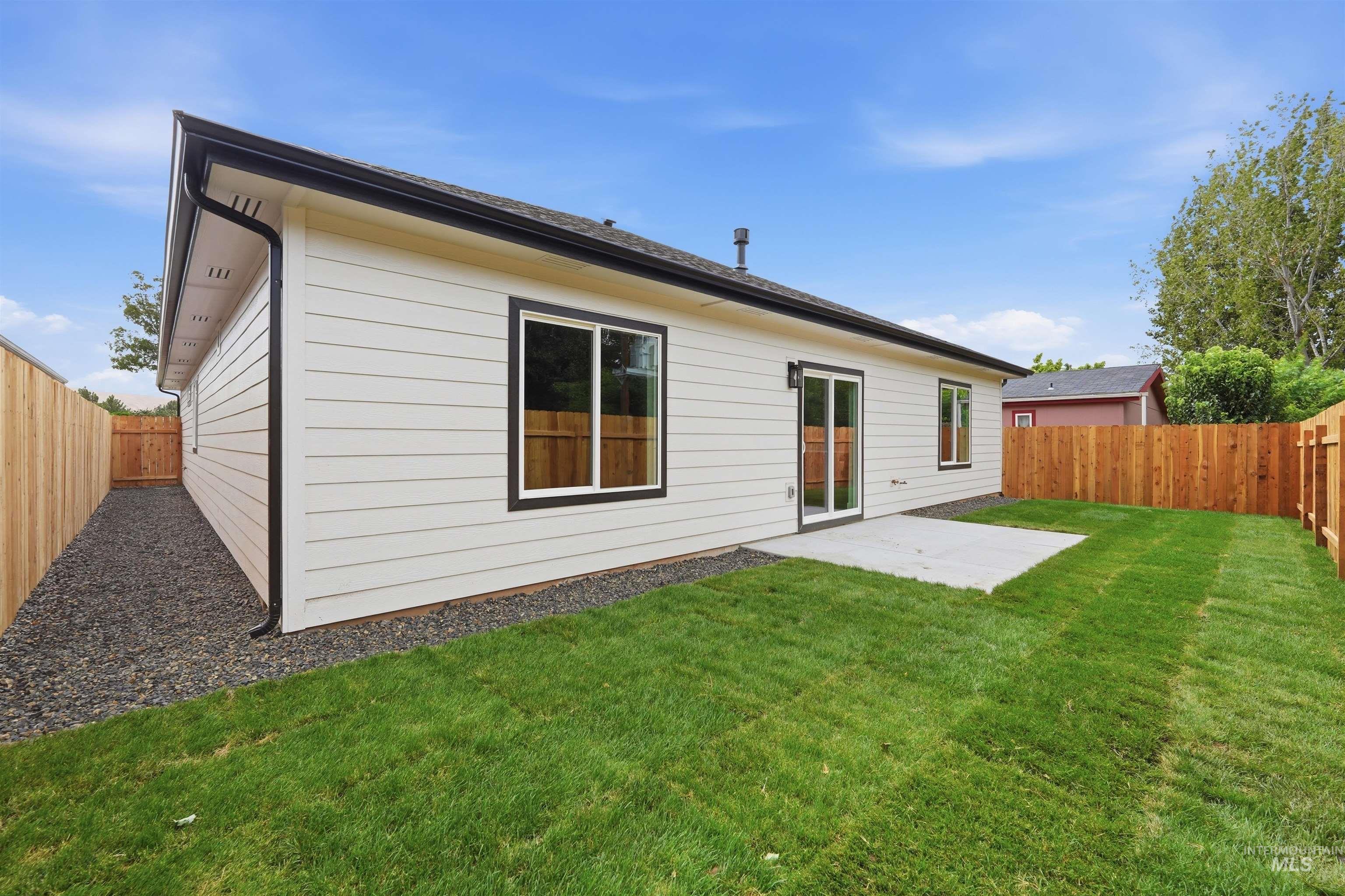 3683 S Kingsland Way, Boise, Idaho 83716, 3 Bedrooms, 2 Bathrooms, Residential For Sale, Price $614,400,MLS 98999863