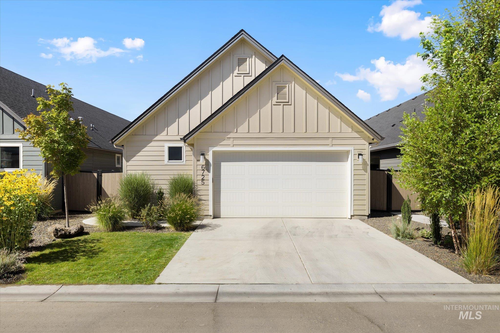 6725 W Los Flores Dr, Meridian, Idaho 83646, 3 Bedrooms, 2 Bathrooms, Residential For Sale, Price $509,000,MLS 98999865