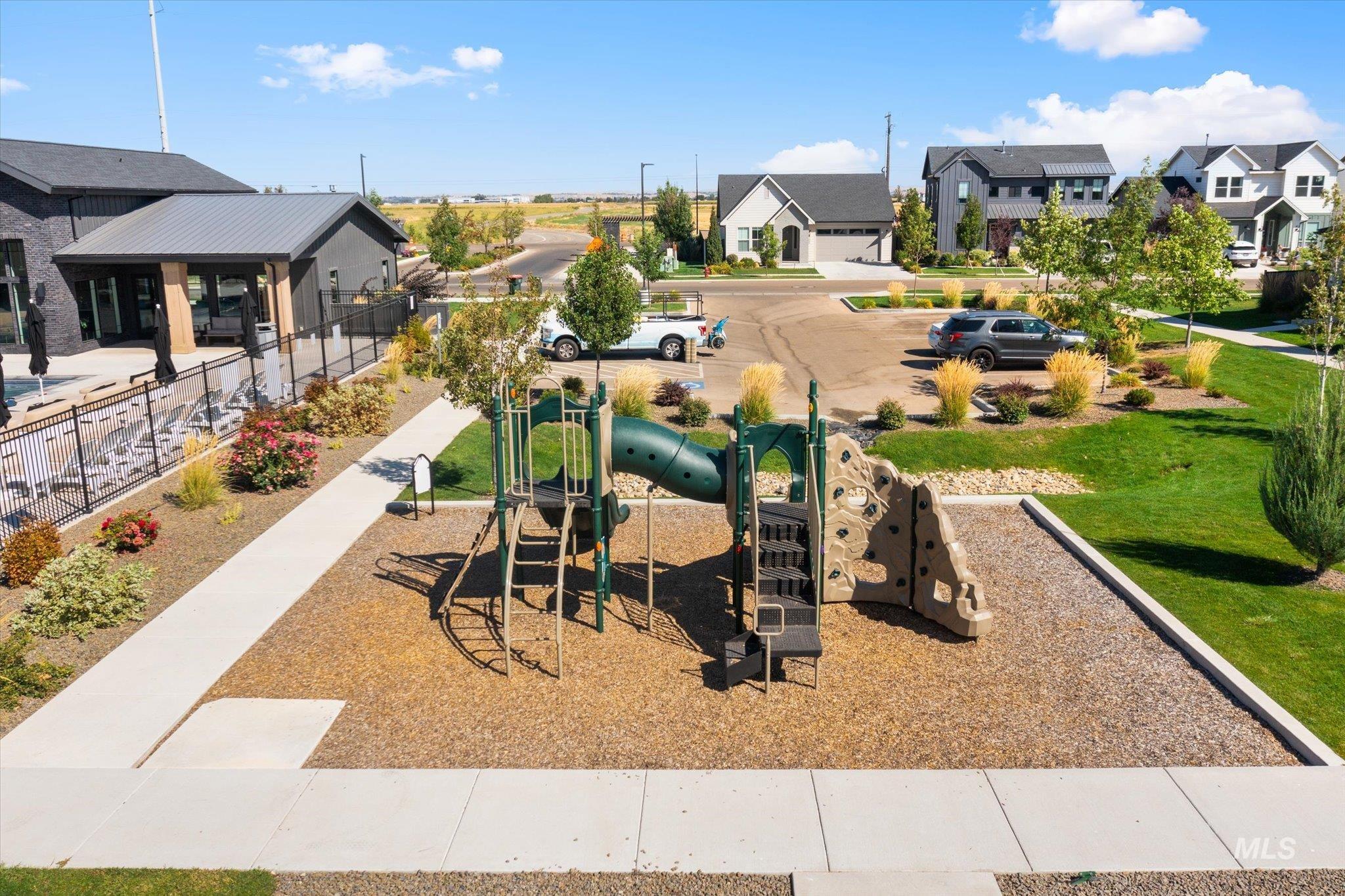 6725 W Los Flores Dr, Meridian, Idaho 83646, 3 Bedrooms, 2 Bathrooms, Residential For Sale, Price $509,000,MLS 98999865
