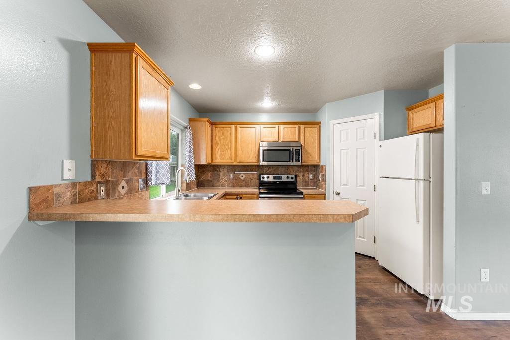 3936 E Clear Springs Dr, Nampa, Idaho 83686, 4 Bedrooms, 2.5 Bathrooms, Residential For Sale, Price $389,900, 98999867