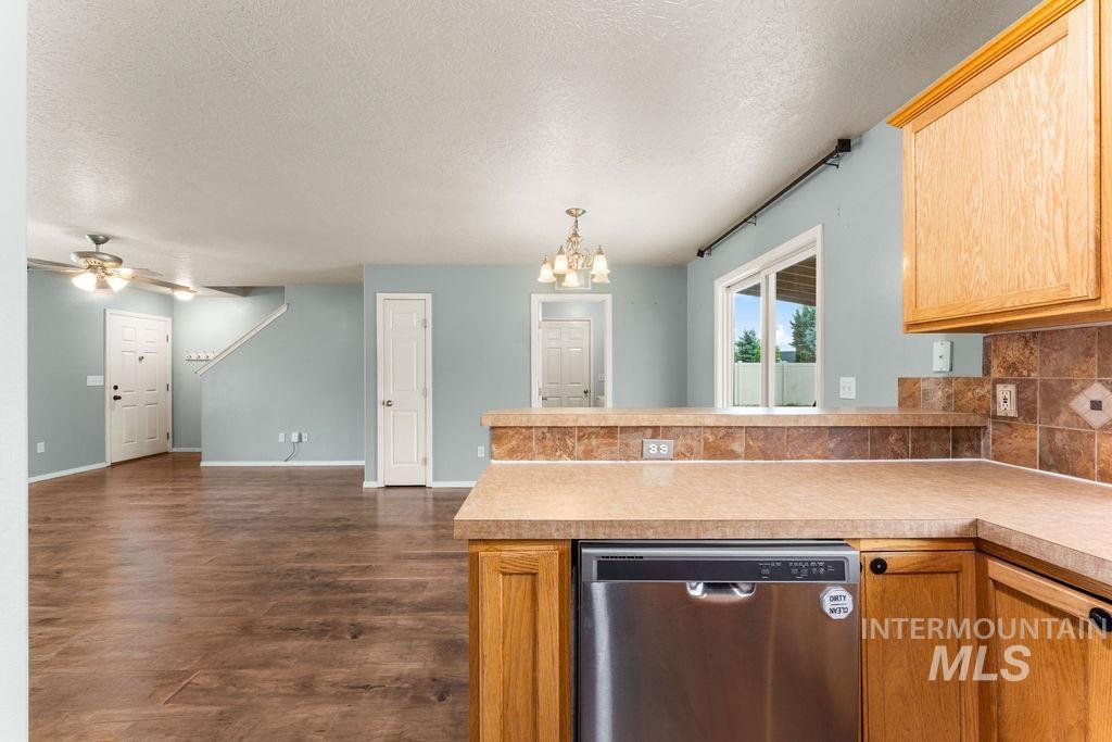 3936 E Clear Springs Dr, Nampa, Idaho 83686, 4 Bedrooms, 2.5 Bathrooms, Residential For Sale, Price $389,900, 98999867