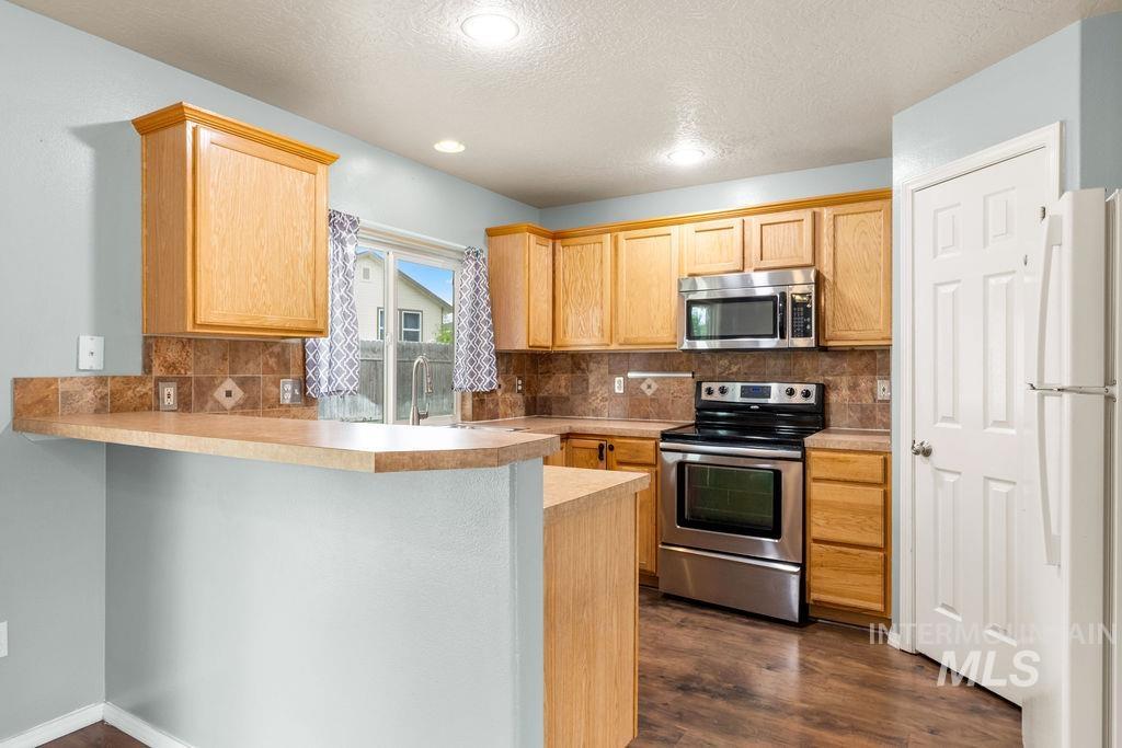 3936 E Clear Springs Dr, Nampa, Idaho 83686, 4 Bedrooms, 2.5 Bathrooms, Residential For Sale, Price $389,900, 98999867