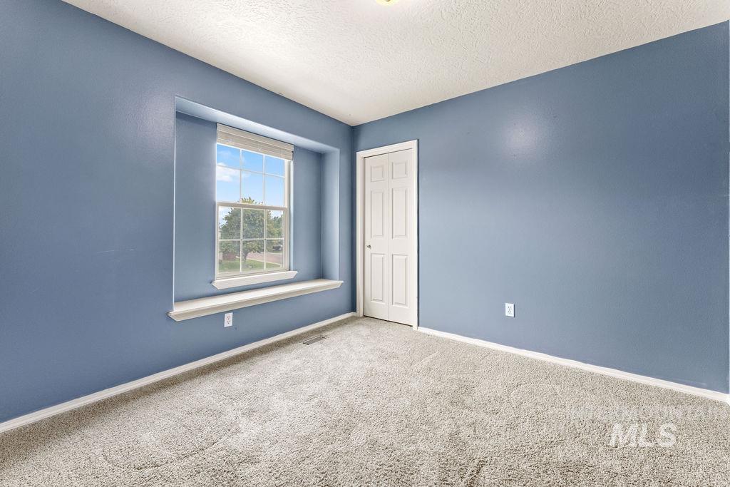 3936 E Clear Springs Dr, Nampa, Idaho 83686, 4 Bedrooms, 2.5 Bathrooms, Residential For Sale, Price $389,900, 98999867
