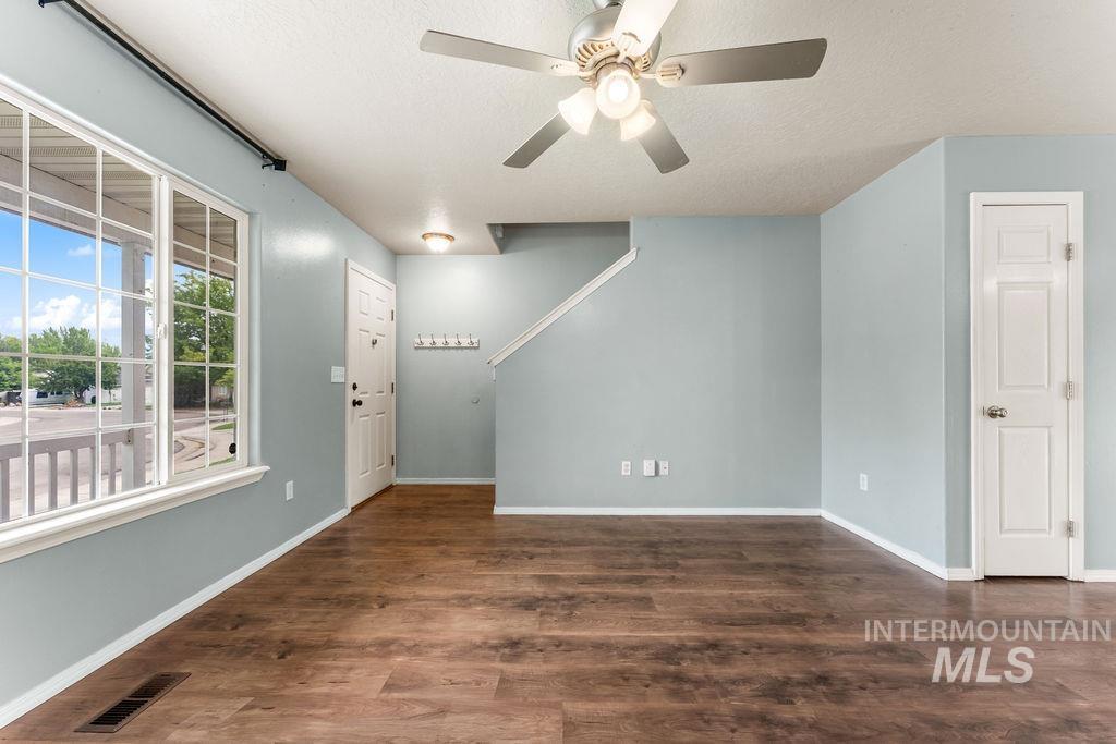 3936 E Clear Springs Dr, Nampa, Idaho 83686, 4 Bedrooms, 2.5 Bathrooms, Residential For Sale, Price $389,900, 98999867