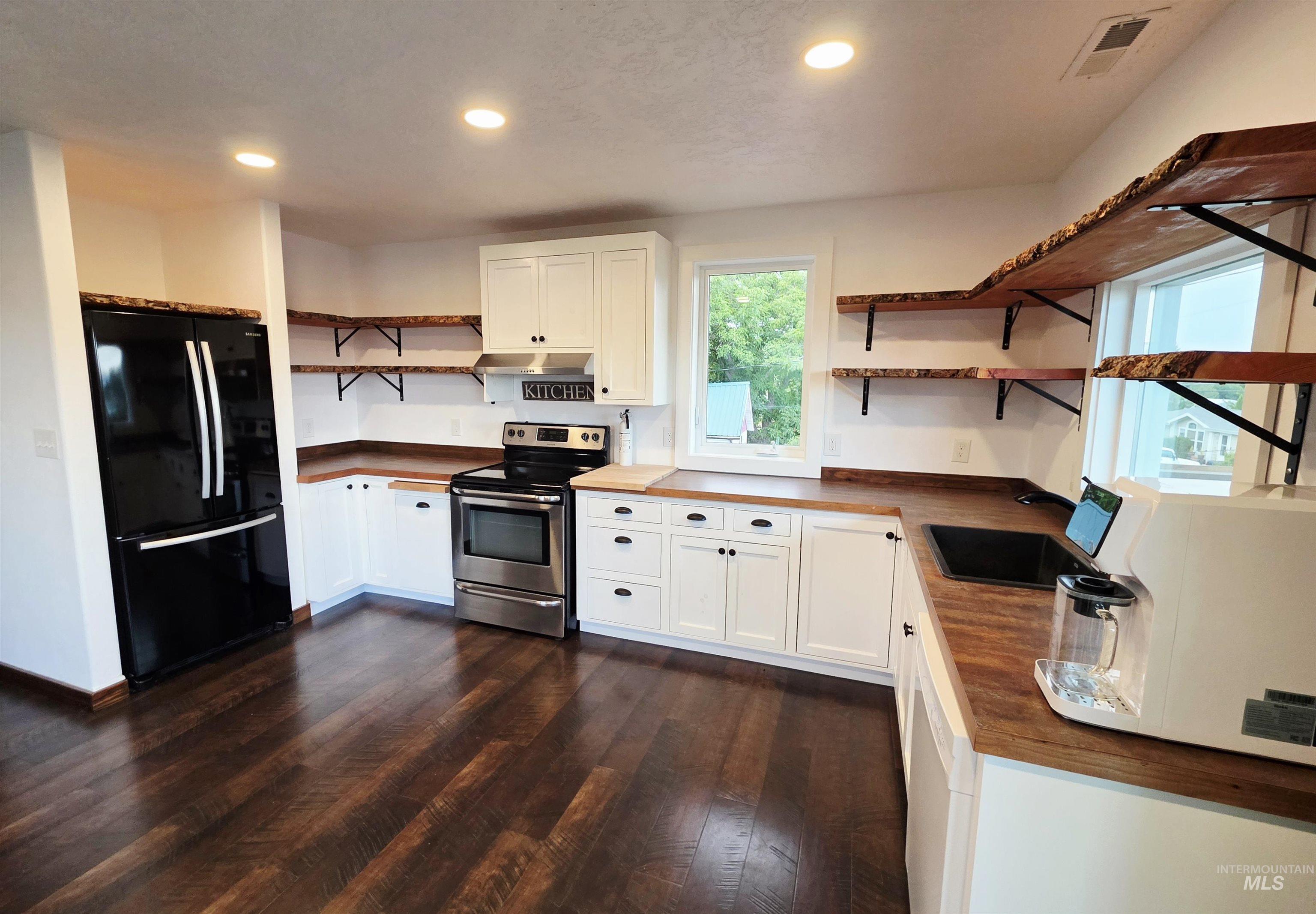 1330 Birch Ave, Lewiston, Idaho 83501, 2 Bedrooms, 2 Bathrooms, Residential For Sale, Price $385,000, 98999868