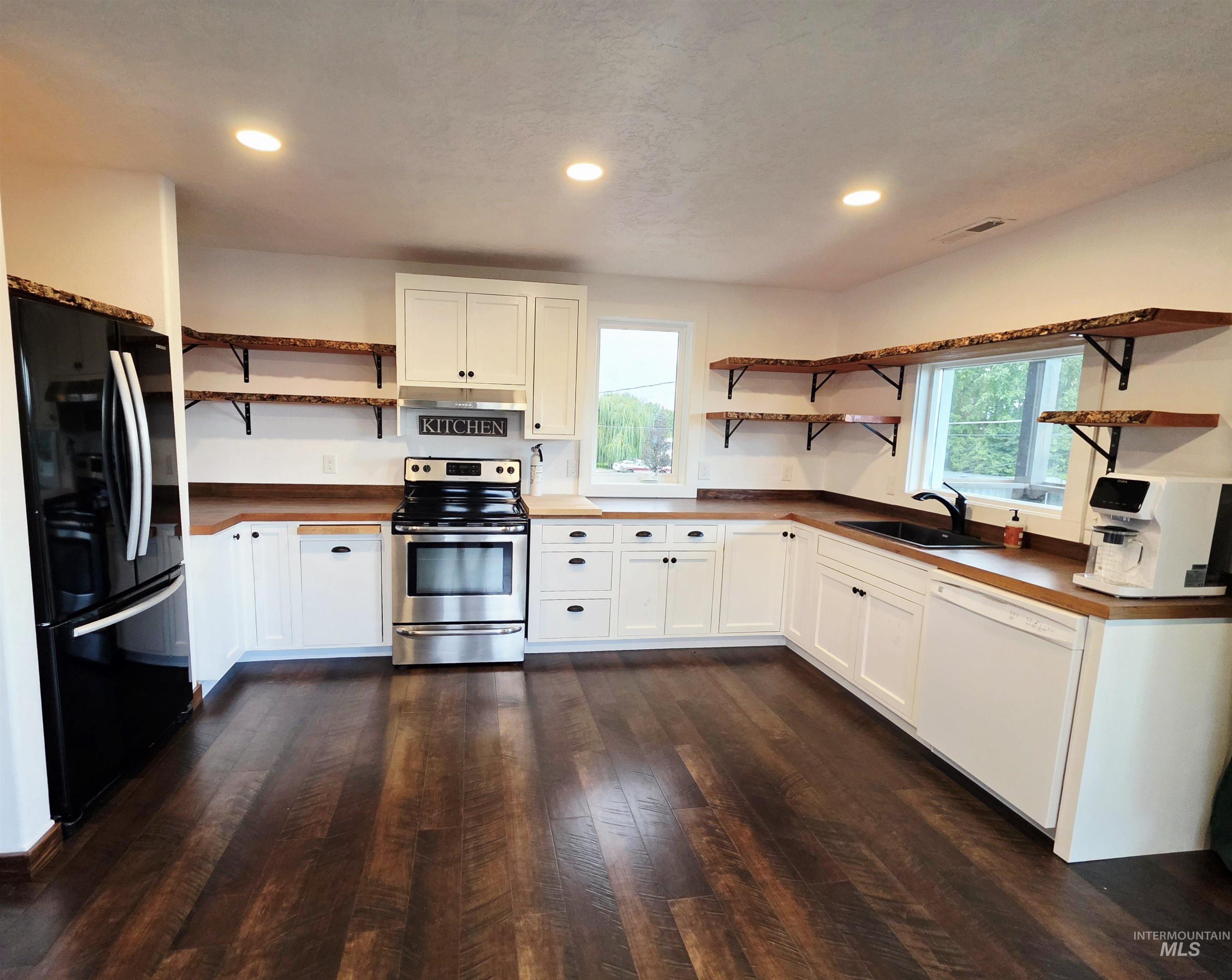 1330 Birch Ave, Lewiston, Idaho 83501, 2 Bedrooms, 2 Bathrooms, Residential For Sale, Price $385,000, 98999868