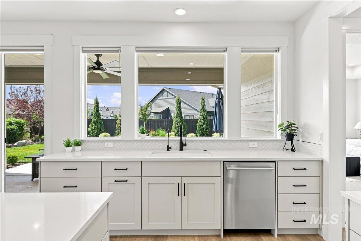 4173 N Bolero Ave, Meridian, Idaho 83646, 3 Bedrooms, 2.5 Bathrooms, Residential For Sale, Price $719,900,MLS 98999872