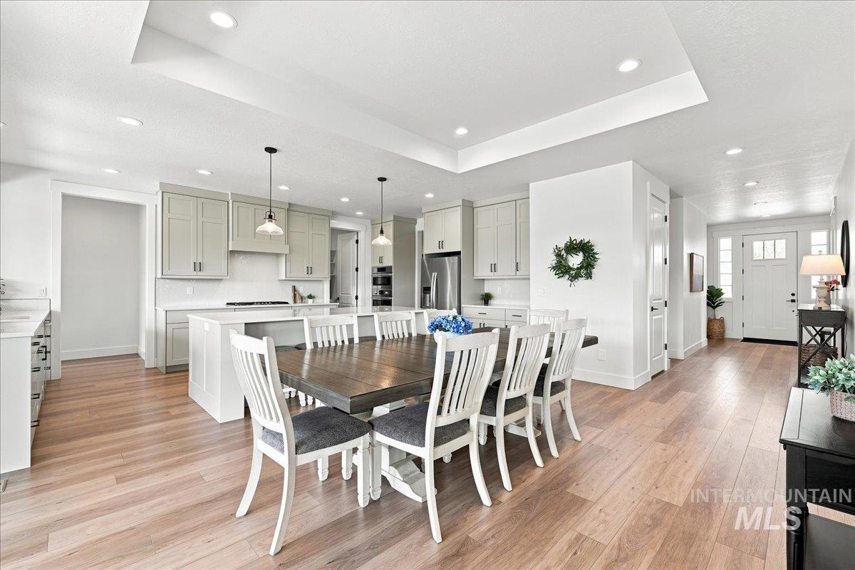 4173 N Bolero Ave, Meridian, Idaho 83646, 3 Bedrooms, 2.5 Bathrooms, Residential For Sale, Price $719,900,MLS 98999872