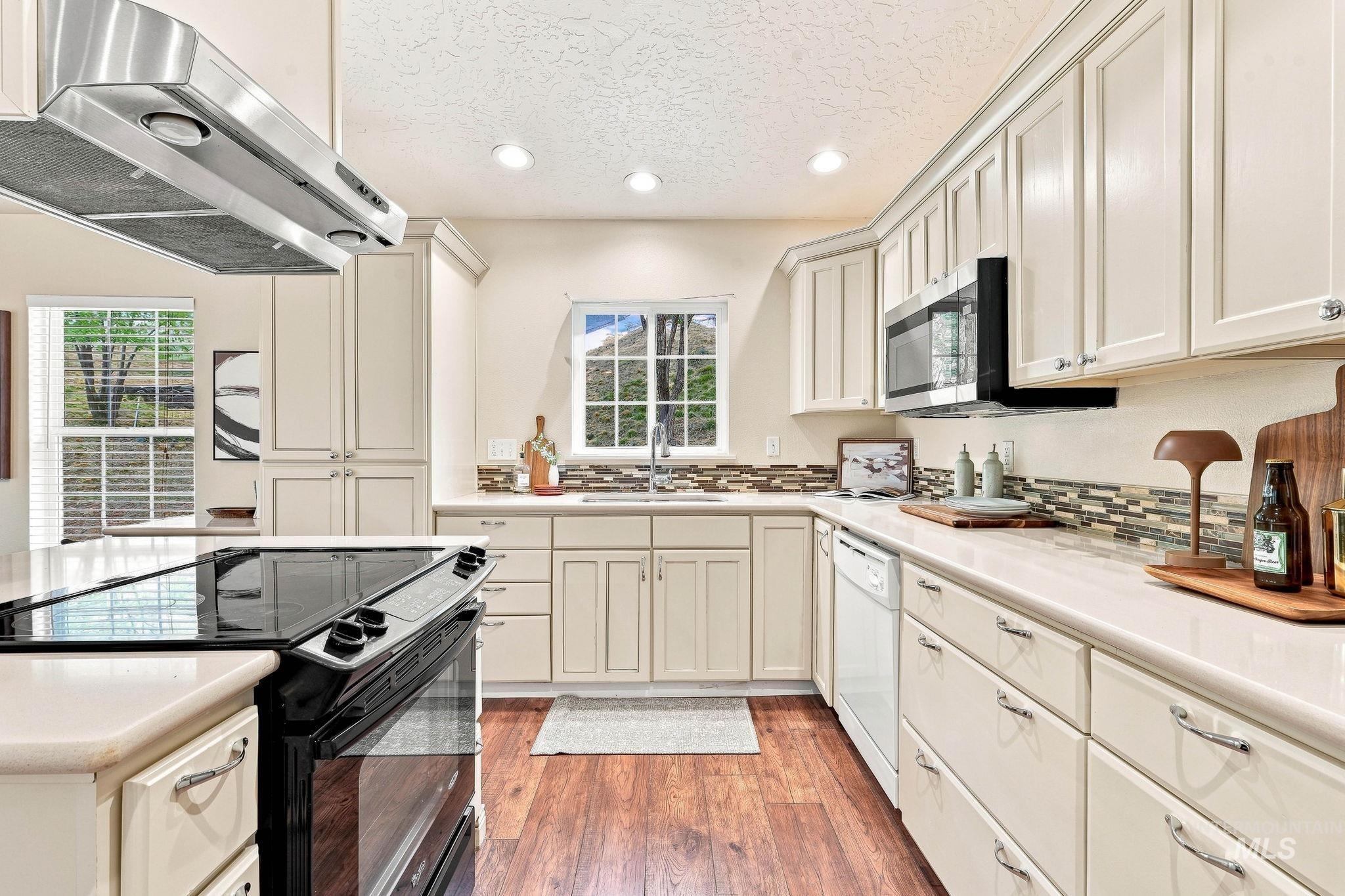 2442 W Hill Rd, Boise, Idaho 83702, 4 Bedrooms, 3 Bathrooms, Residential For Sale, Price $849,999,MLS 98999874