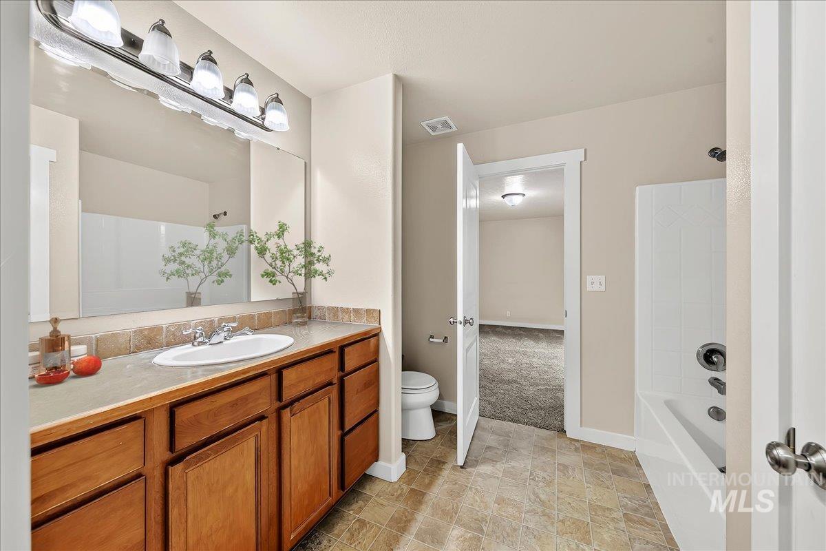 6579 S Warwickshire Ave, Boise, Idaho 83709, 4 Bedrooms, 2.5 Bathrooms, Residential For Sale, Price $439,900,MLS 98999876
