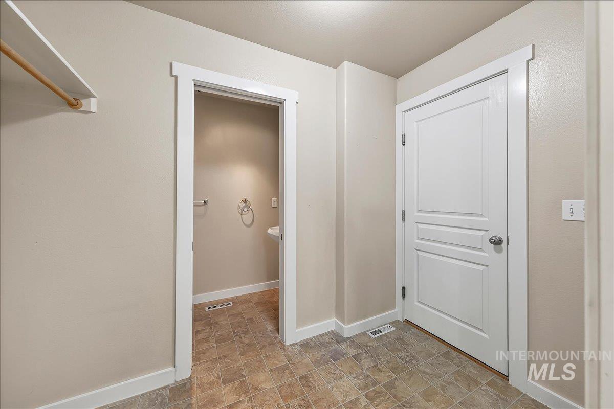 6579 S Warwickshire Ave, Boise, Idaho 83709, 4 Bedrooms, 2.5 Bathrooms, Residential For Sale, Price $439,900,MLS 98999876