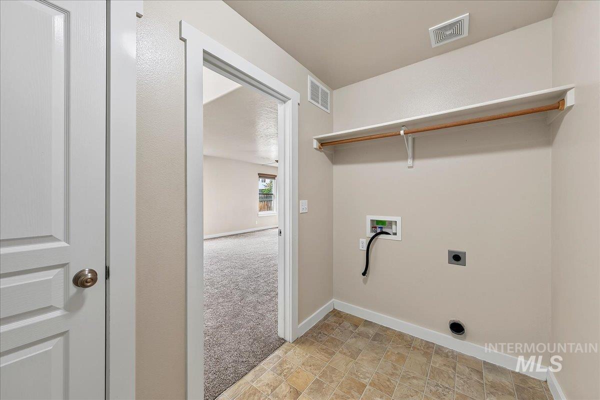 6579 S Warwickshire Ave, Boise, Idaho 83709, 4 Bedrooms, 2.5 Bathrooms, Residential For Sale, Price $439,900,MLS 98999876