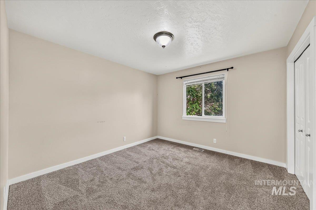 6579 S Warwickshire Ave, Boise, Idaho 83709, 4 Bedrooms, 2.5 Bathrooms, Residential For Sale, Price $439,900,MLS 98999876