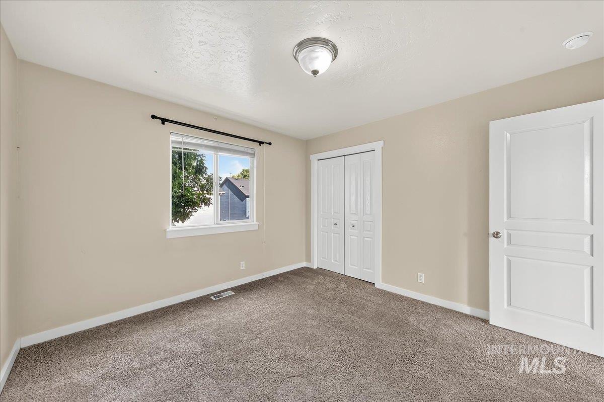 6579 S Warwickshire Ave, Boise, Idaho 83709, 4 Bedrooms, 2.5 Bathrooms, Residential For Sale, Price $439,900,MLS 98999876