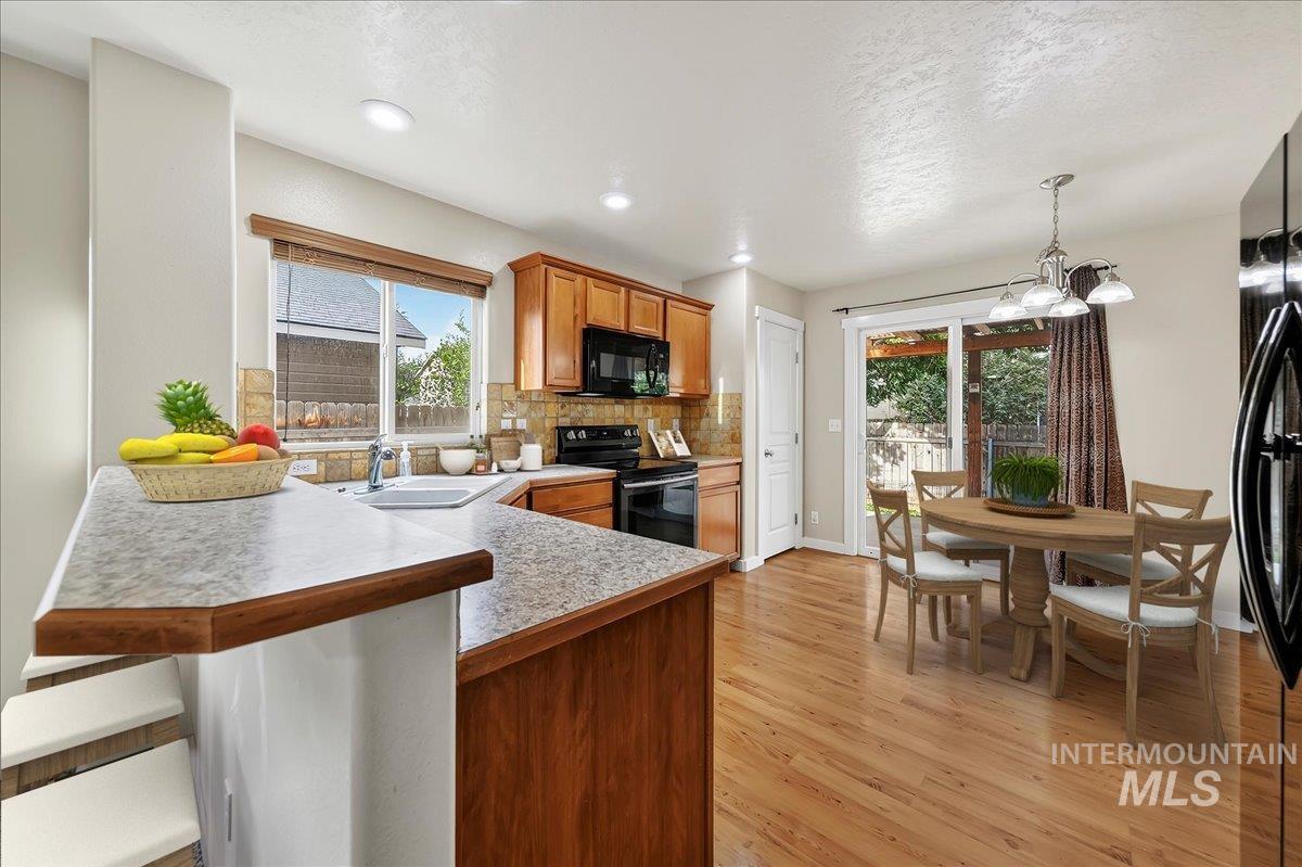 6579 S Warwickshire Ave, Boise, Idaho 83709, 4 Bedrooms, 2.5 Bathrooms, Residential For Sale, Price $439,900,MLS 98999876