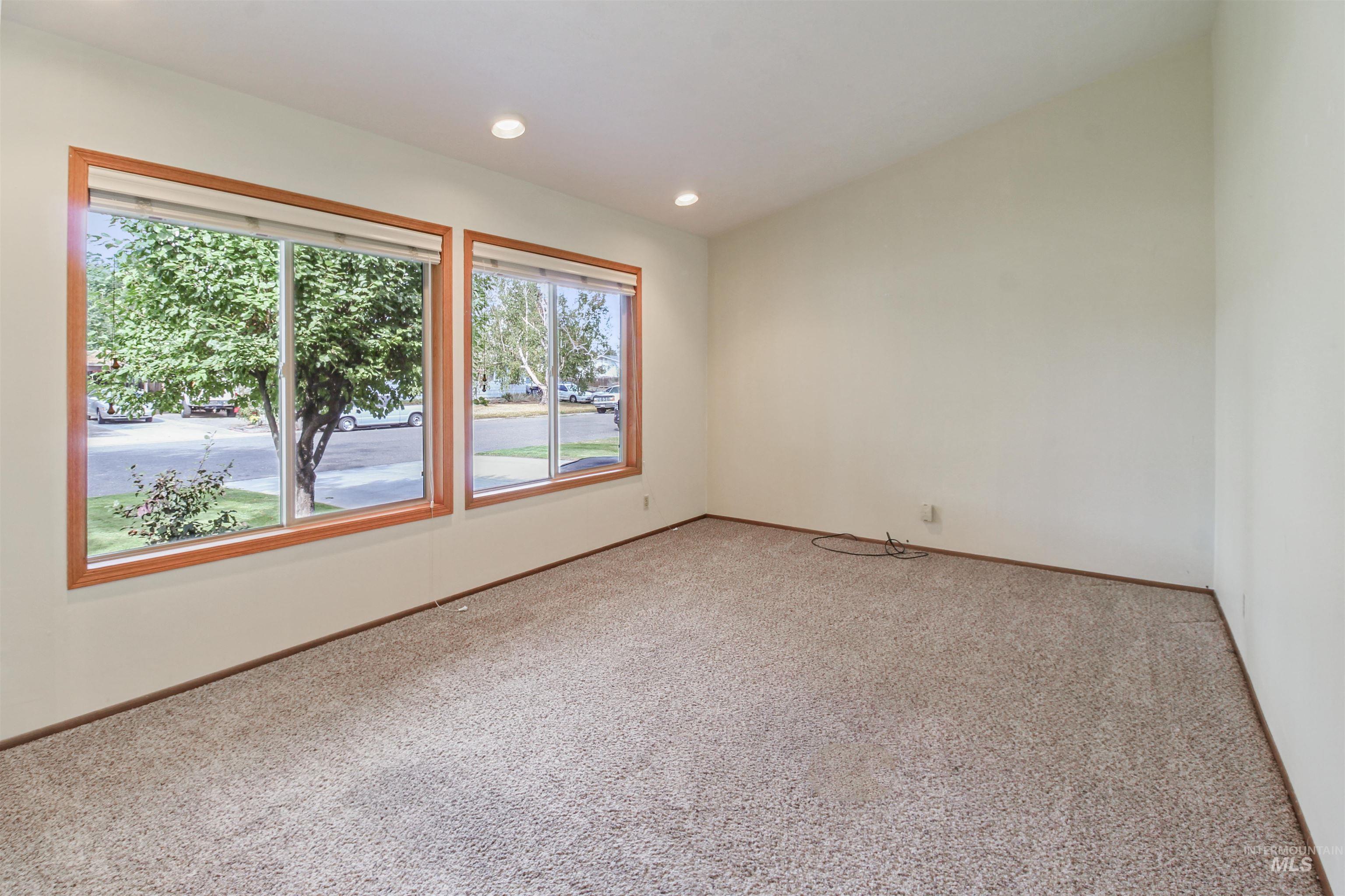 631 E 18th, Burley, Idaho 83318, 5 Bedrooms, 3 Bathrooms, Residential For Sale, Price $340,000, 98999877