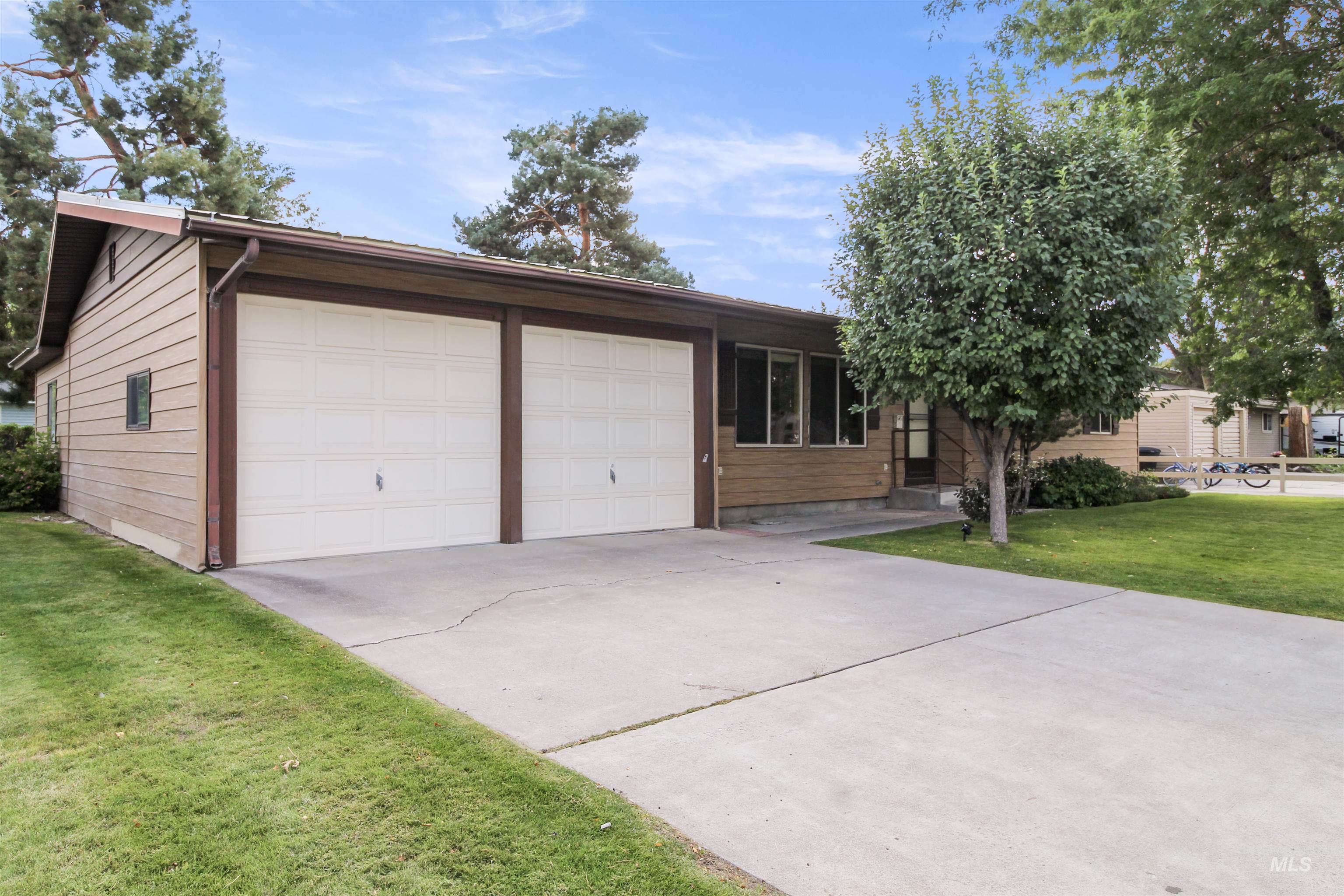 631 E 18th, Burley, Idaho 83318, 5 Bedrooms, 3 Bathrooms, Residential For Sale, Price $340,000, 98999877