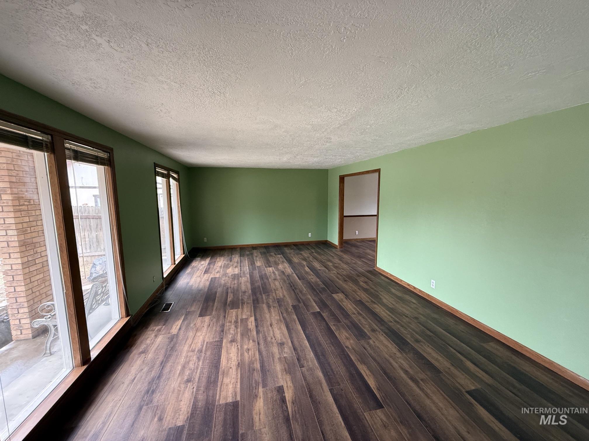 12082 W Edna, Boise, Idaho 83713, 4 Bedrooms, 2.5 Bathrooms, Residential For Sale, Price $449,900,MLS 98999882