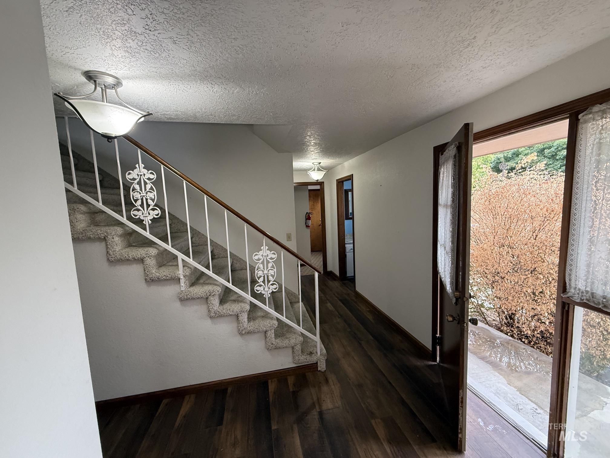 12082 W Edna, Boise, Idaho 83713, 4 Bedrooms, 2.5 Bathrooms, Residential For Sale, Price $449,900,MLS 98999882