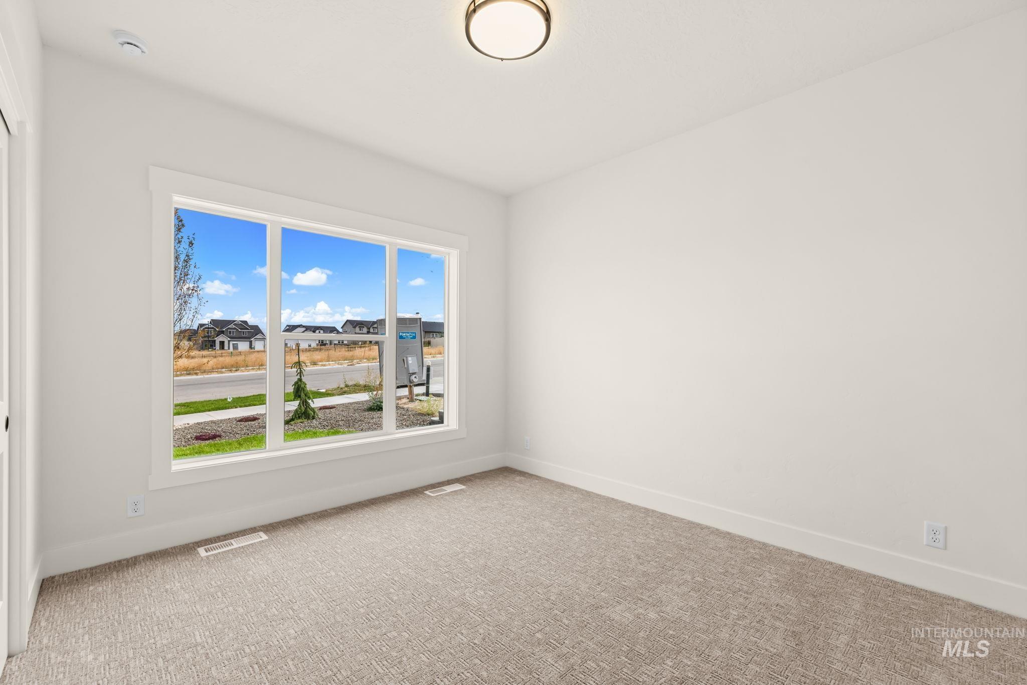 365 S Radiator Rd, Boise, Idaho 83716, 3 Bedrooms, 2 Bathrooms, Residential For Sale, Price $519,900,MLS 98999885