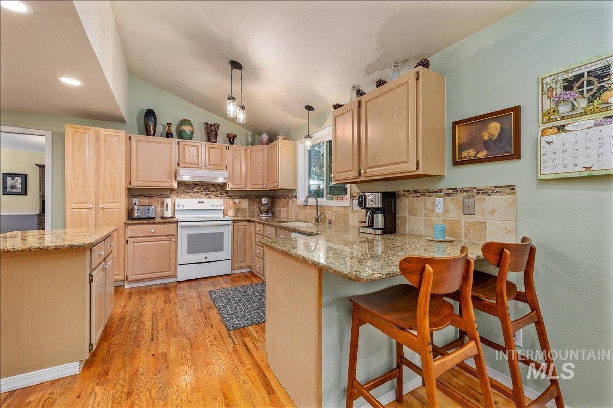 2887 S Snowflake Dr, Boise, Idaho 83706, 4 Bedrooms, 2.5 Bathrooms, Residential For Sale, Price $800,000,MLS 98999886