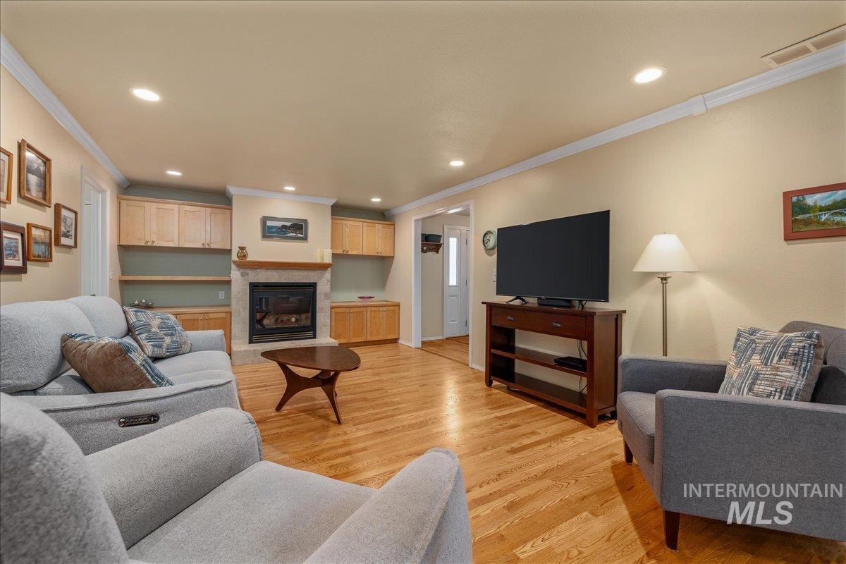 2887 S Snowflake Dr, Boise, Idaho 83706, 4 Bedrooms, 2.5 Bathrooms, Residential For Sale, Price $800,000,MLS 98999886