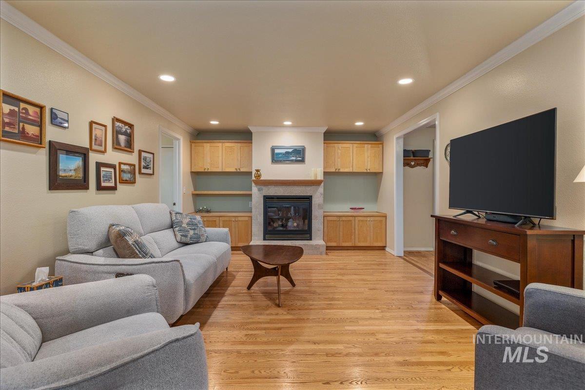 2887 S Snowflake Dr, Boise, Idaho 83706, 4 Bedrooms, 2.5 Bathrooms, Residential For Sale, Price $800,000,MLS 98999886