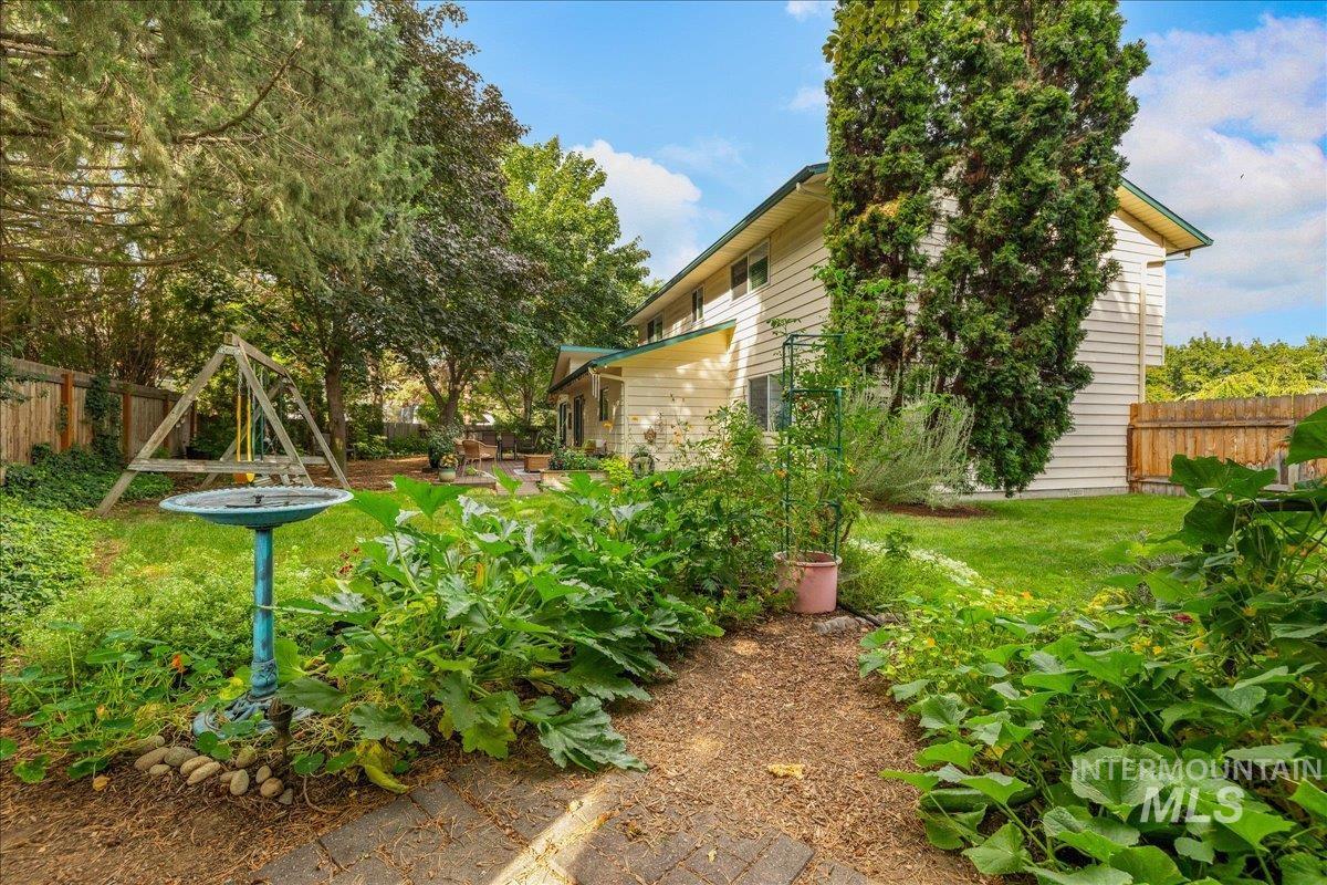 2887 S Snowflake Dr, Boise, Idaho 83706, 4 Bedrooms, 2.5 Bathrooms, Residential For Sale, Price $800,000,MLS 98999886