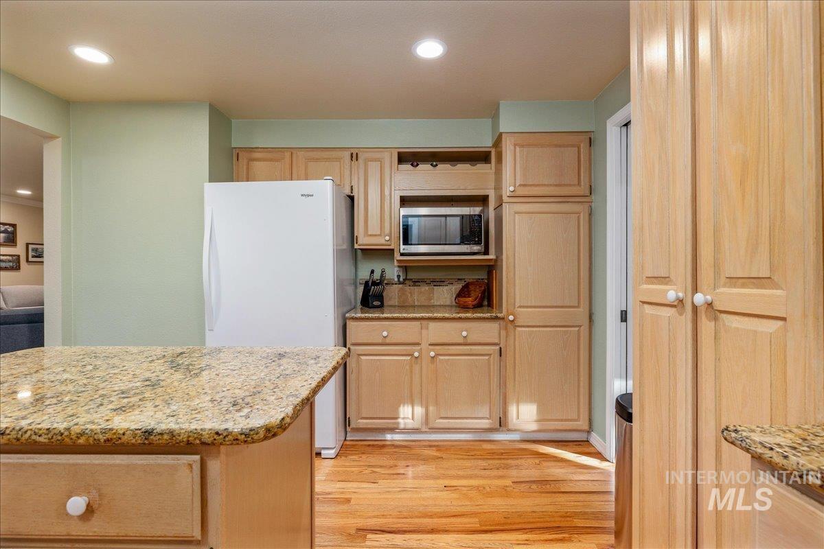 2887 S Snowflake Dr, Boise, Idaho 83706, 4 Bedrooms, 2.5 Bathrooms, Residential For Sale, Price $800,000,MLS 98999886
