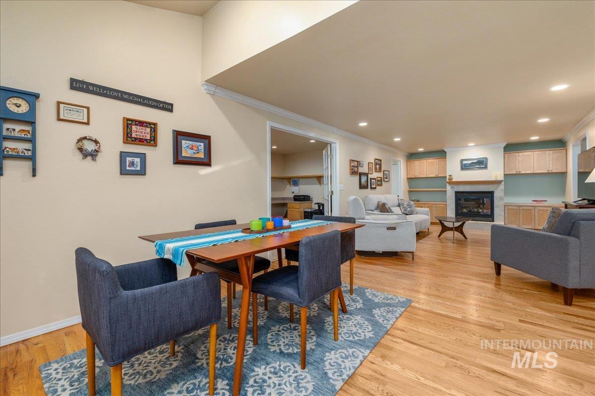 2887 S Snowflake Dr, Boise, Idaho 83706, 4 Bedrooms, 2.5 Bathrooms, Residential For Sale, Price $800,000,MLS 98999886