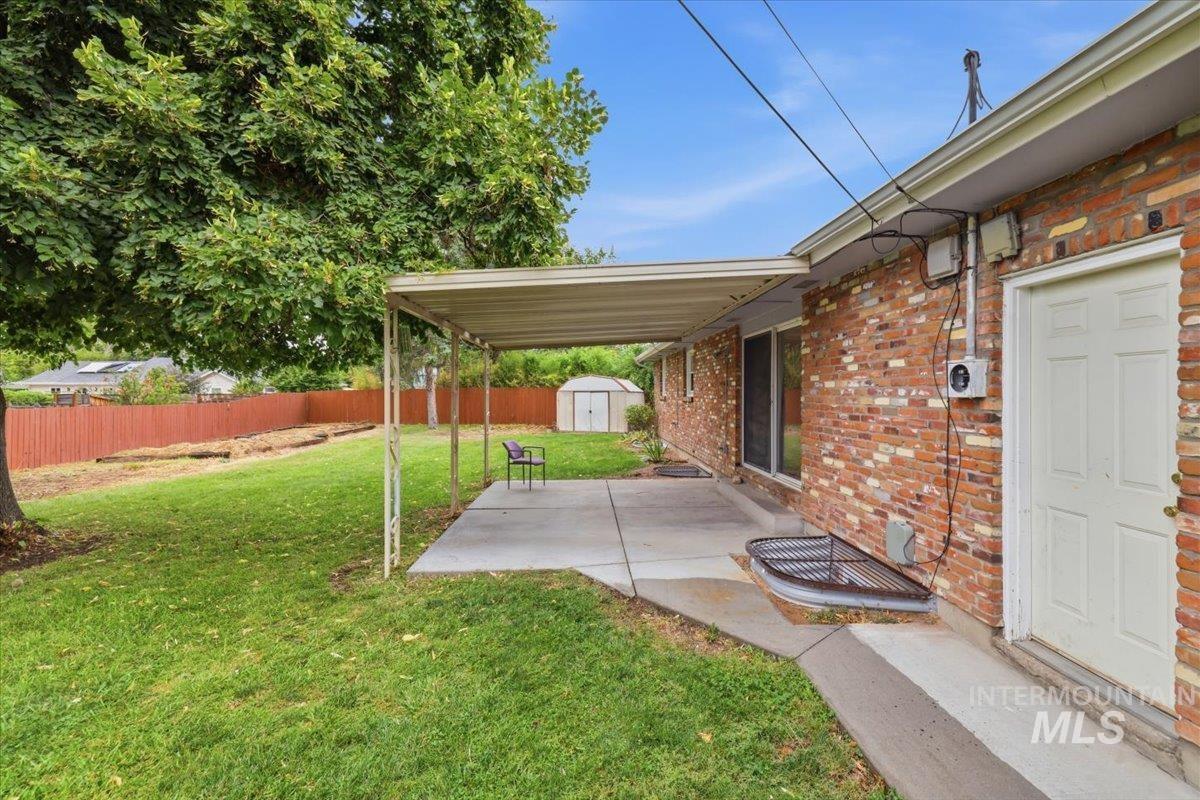 6010 W Poplar Drive, Boise, Idaho 83704, 4 Bedrooms, 3 Bathrooms, Residential For Sale, Price $590,000, 98999887