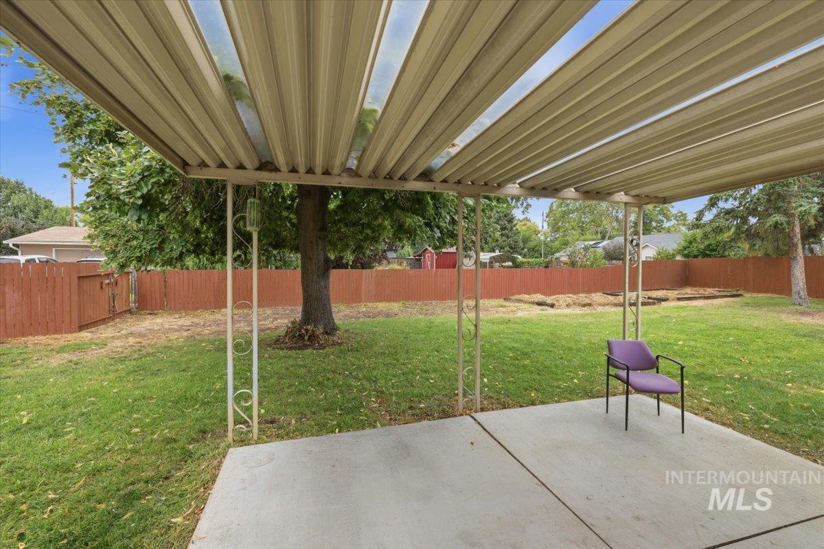 6010 W Poplar Drive, Boise, Idaho 83704, 4 Bedrooms, 3 Bathrooms, Residential For Sale, Price $590,000, 98999887