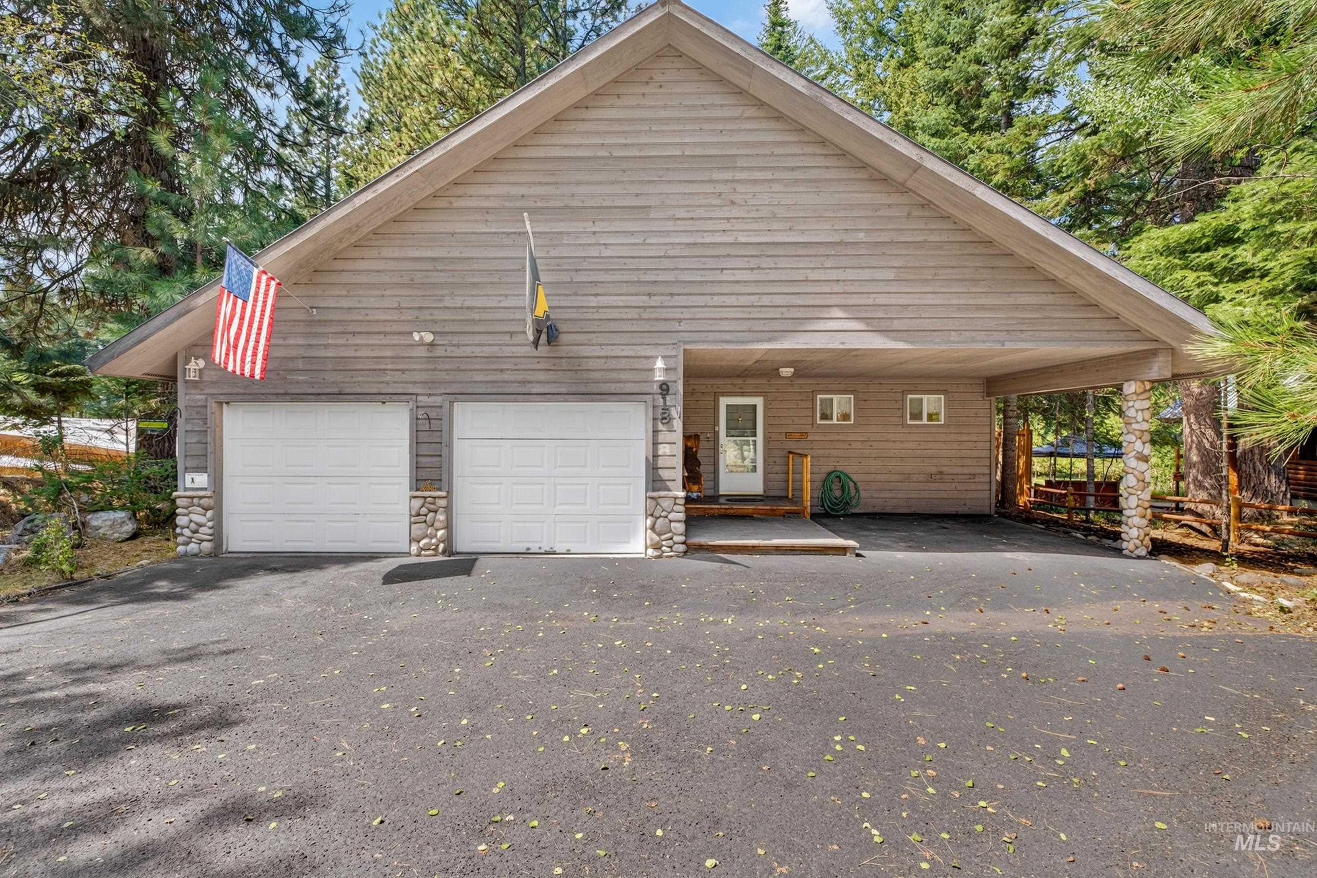 918 Fairway Drive, McCall, Idaho 83634, 3 Bedrooms, 2.5 Bathrooms, Residential For Sale, Price $899,000, 98999890