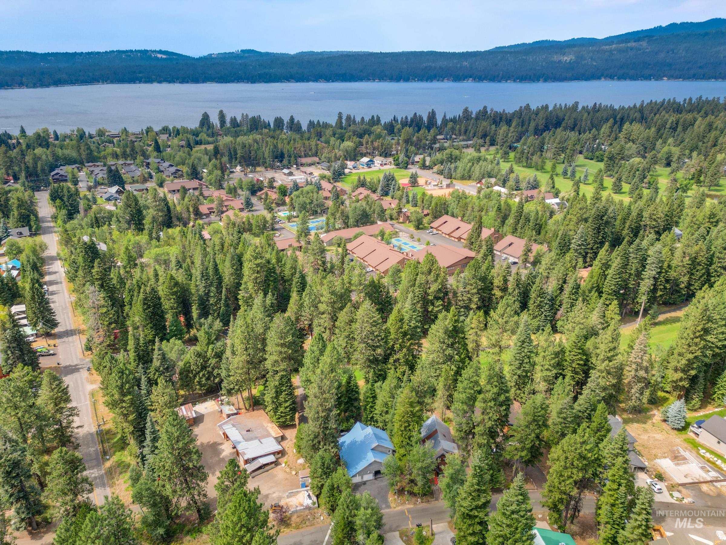 918 Fairway Drive, McCall, Idaho 83634, 3 Bedrooms, 2.5 Bathrooms, Residential For Sale, Price $899,000, 98999890