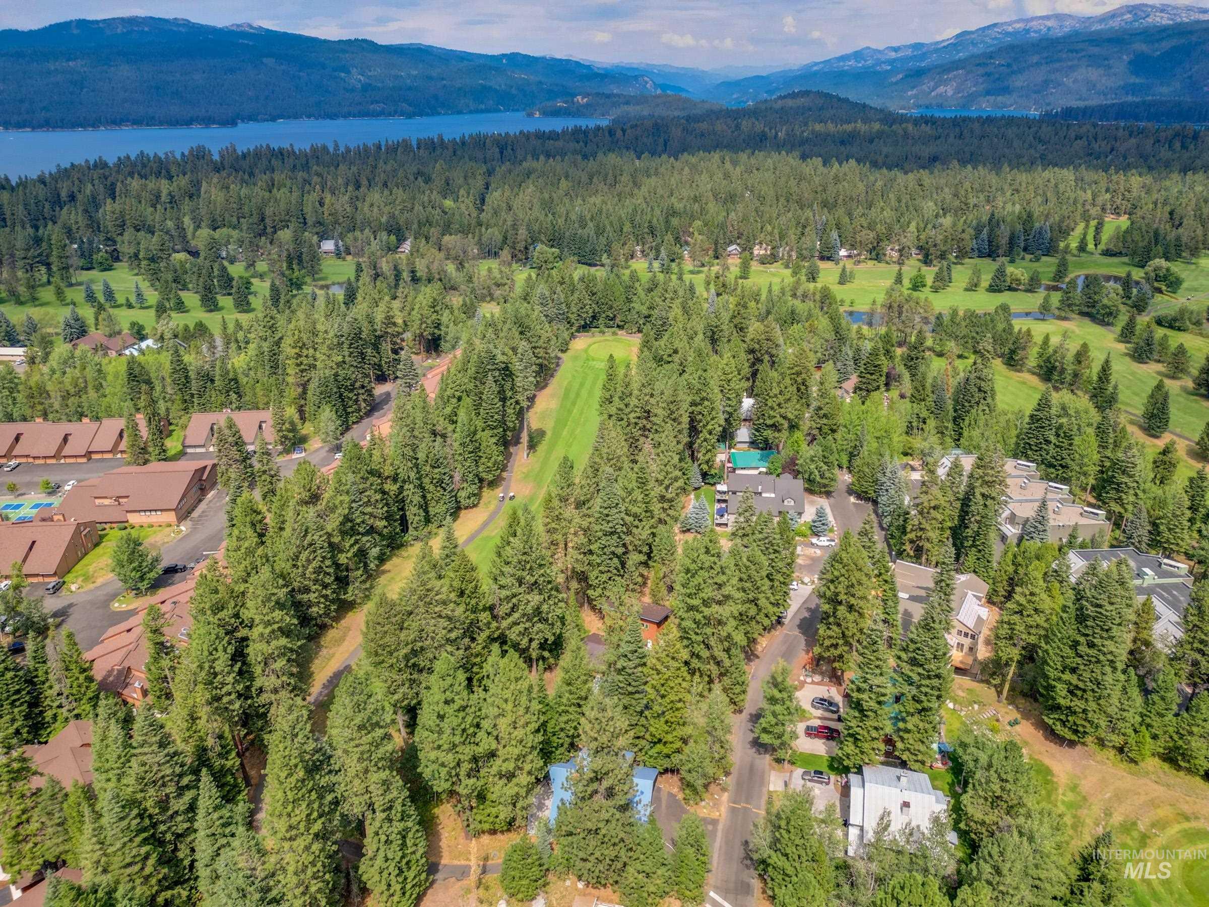 918 Fairway Drive, McCall, Idaho 83634, 3 Bedrooms, 2.5 Bathrooms, Residential For Sale, Price $899,000, 98999890
