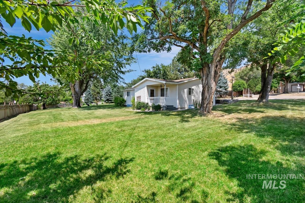 5810 W Hill Rd, Boise, Idaho 83703, 3 Bedrooms, 2 Bathrooms, Residential For Sale, Price $645,000,MLS 98999893